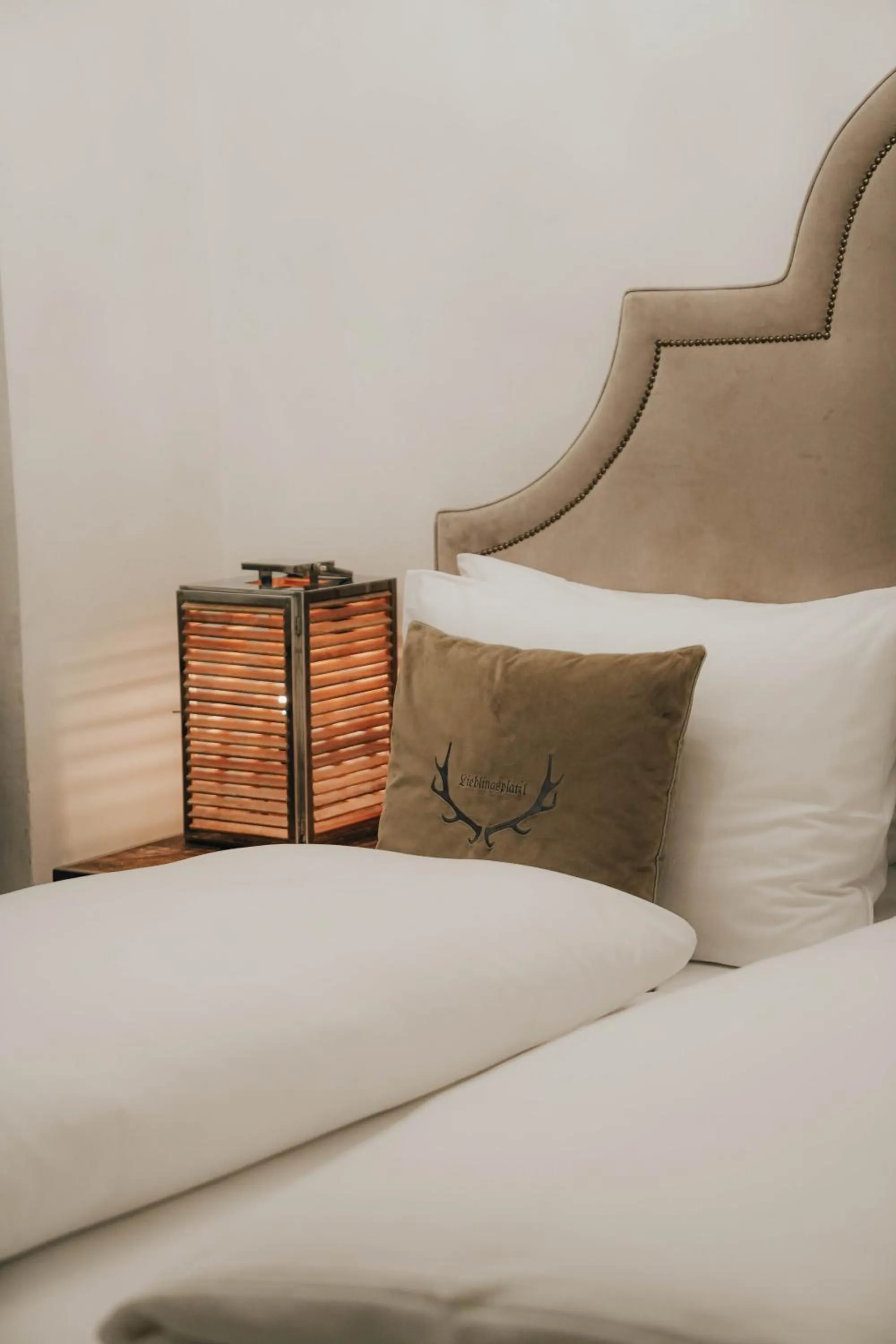 Bedroom, Bed in Boutiquehotel Weisses Rössl