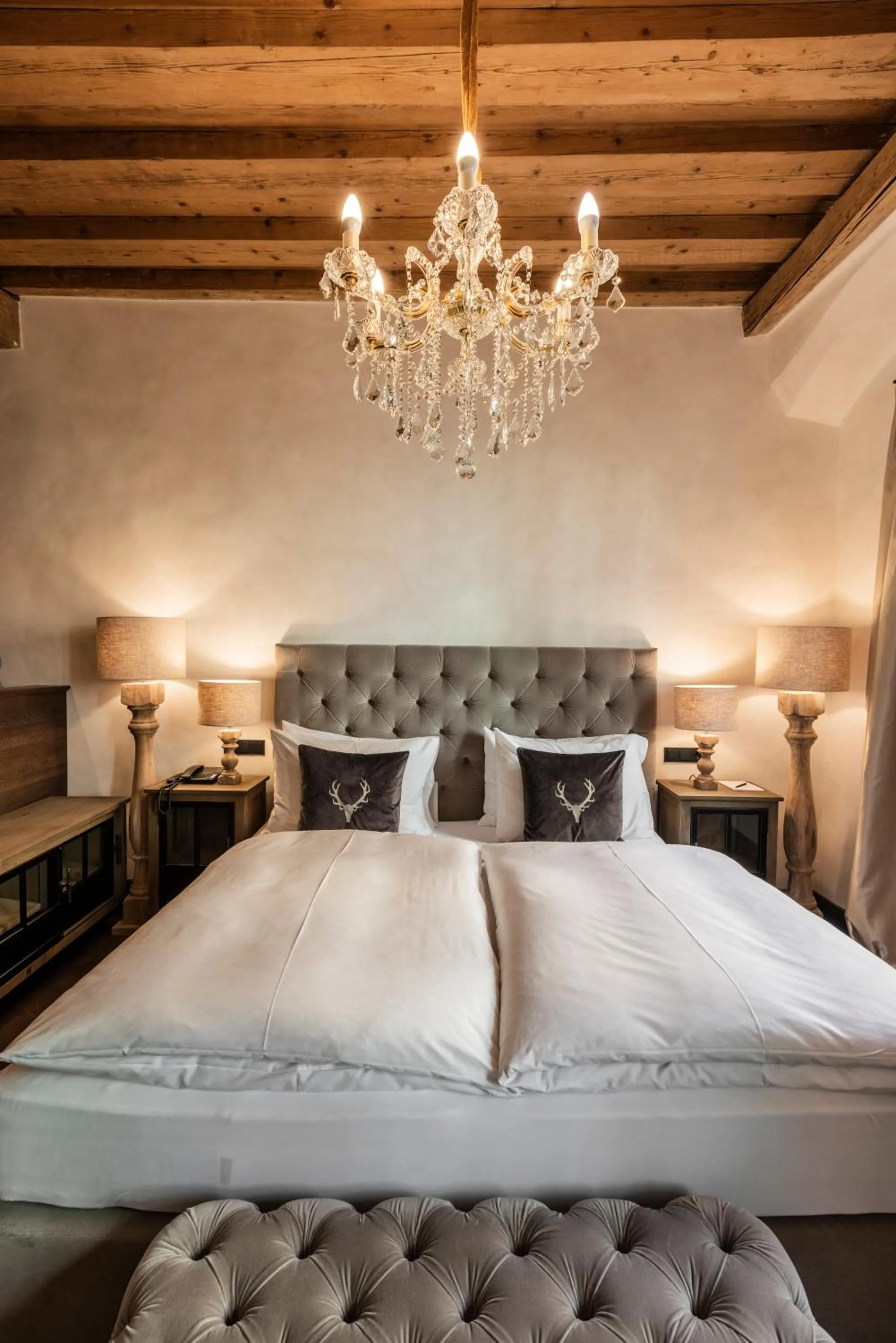 Bed in Boutiquehotel Weisses Rössl