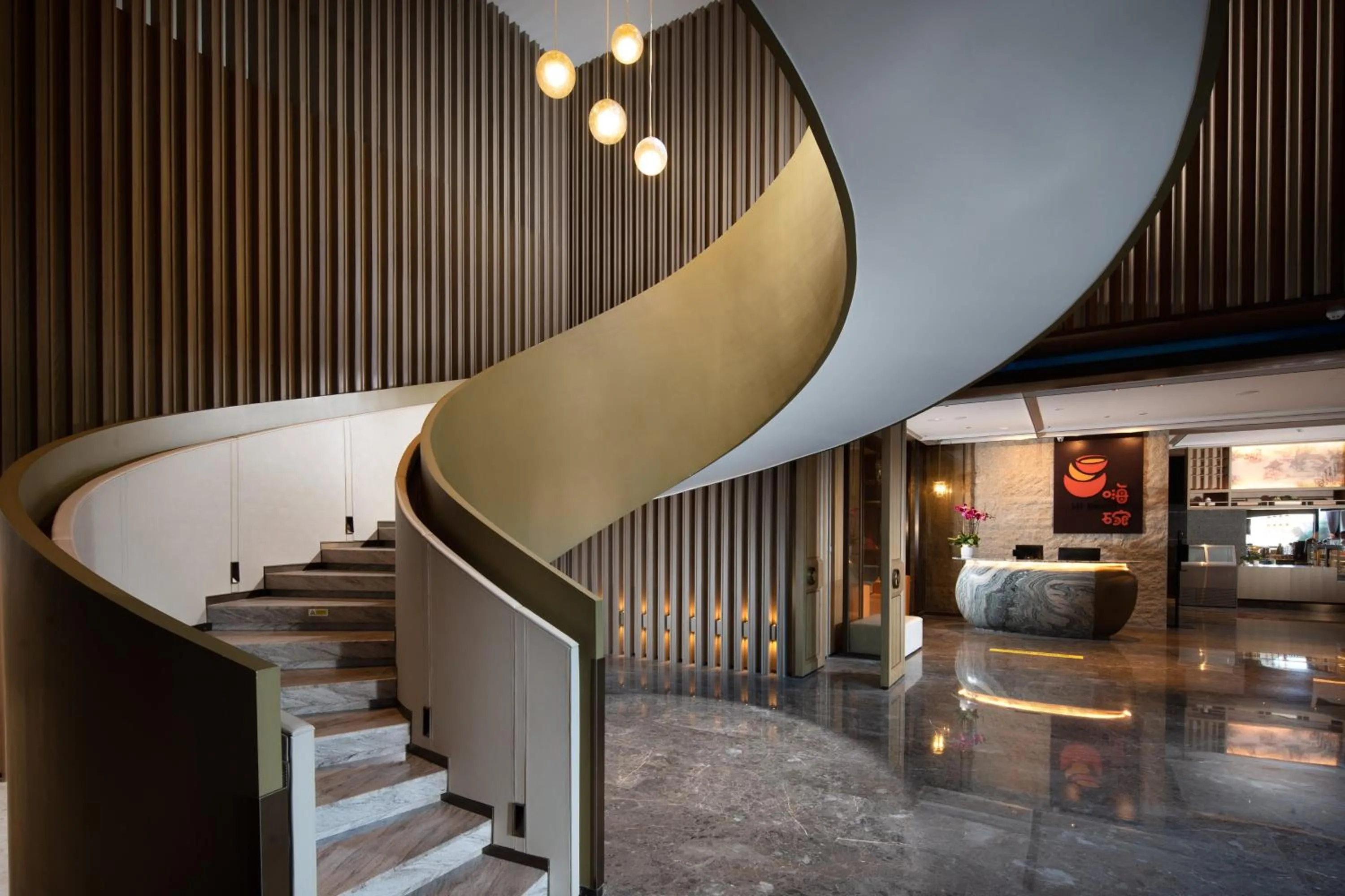 Lobby or reception in Holiday Inn & Suites Sanya Yalong Bay