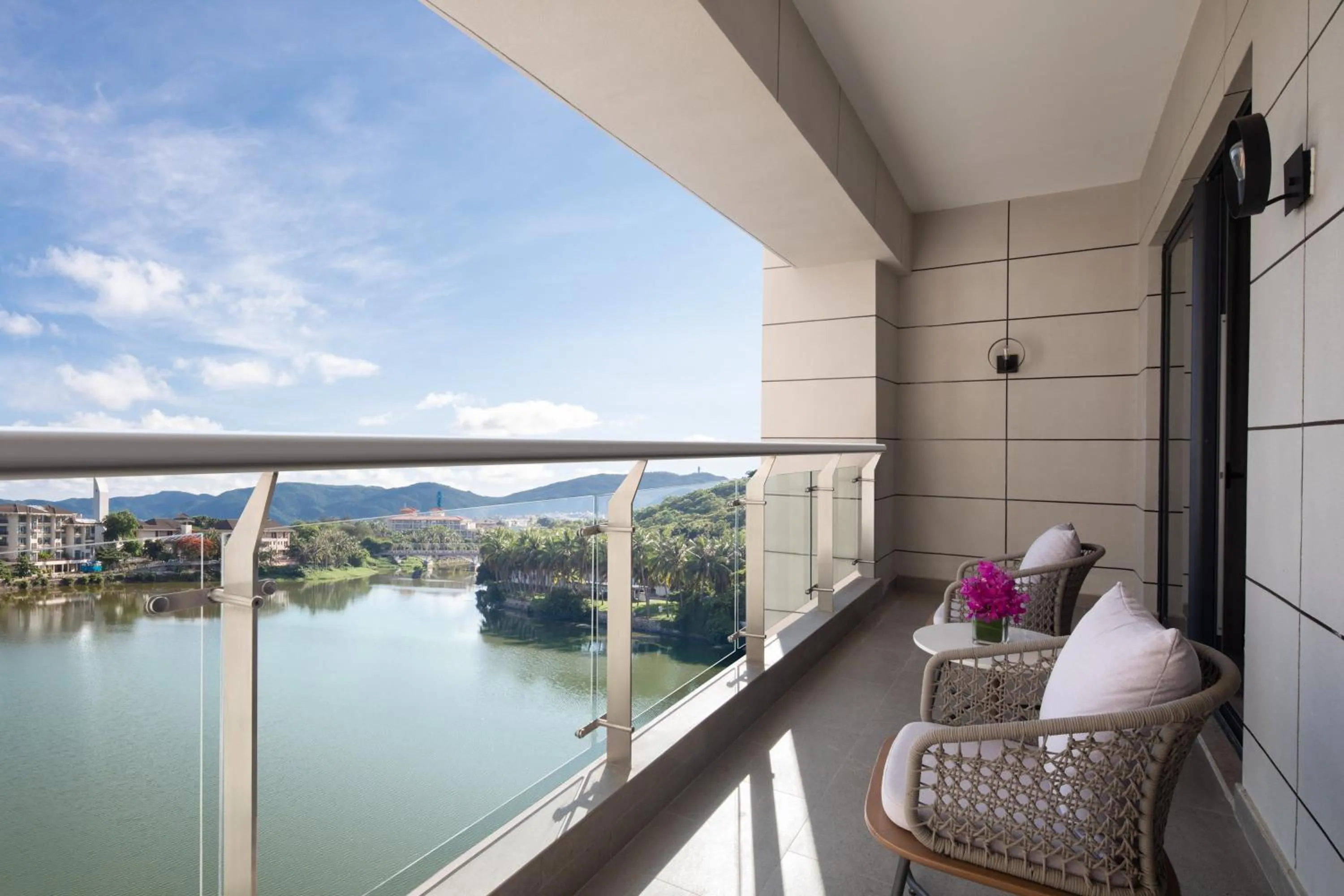 Photo of the whole room in Holiday Inn & Suites Sanya Yalong Bay