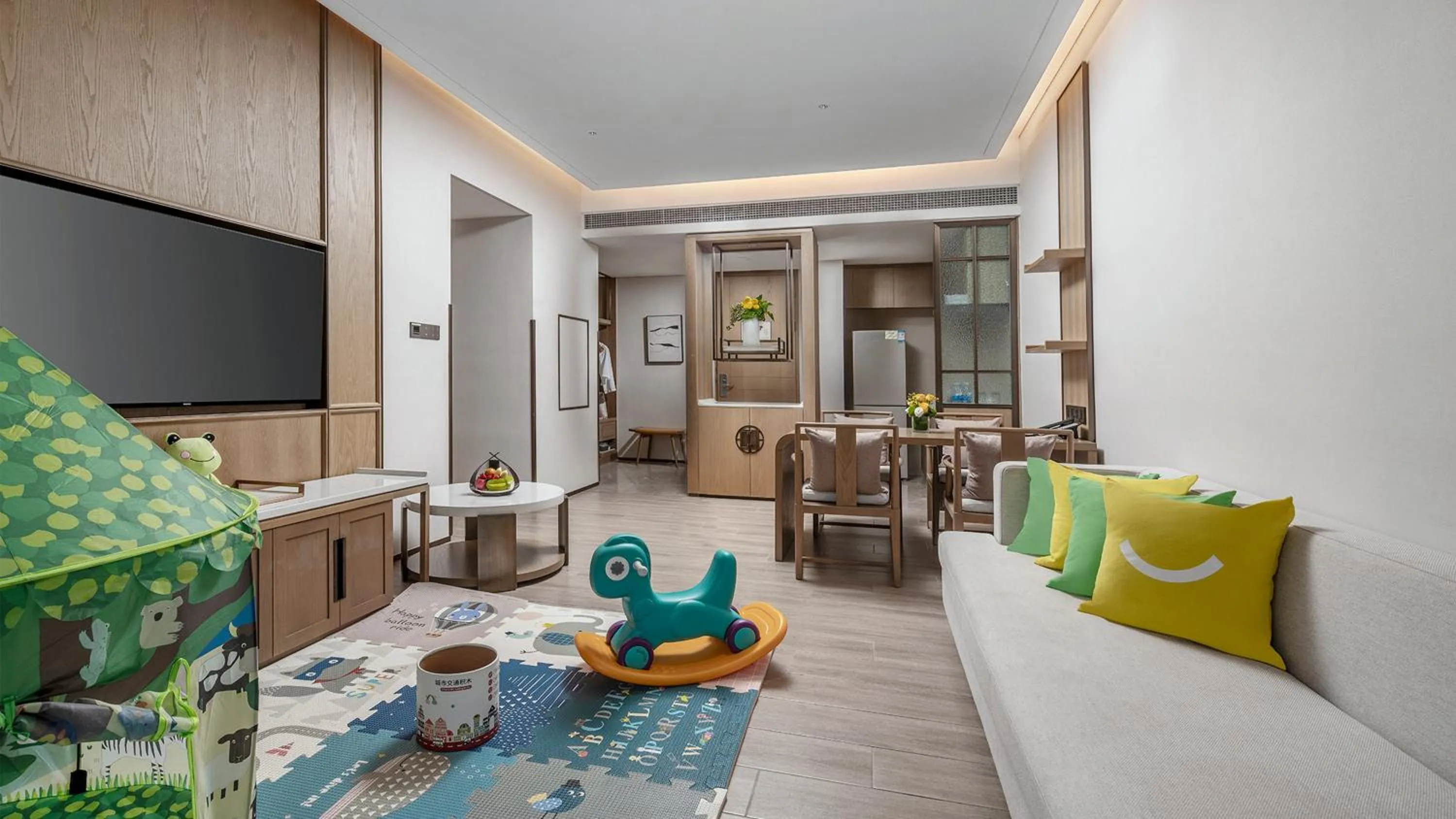 Photo of the whole room in Holiday Inn & Suites Sanya Yalong Bay