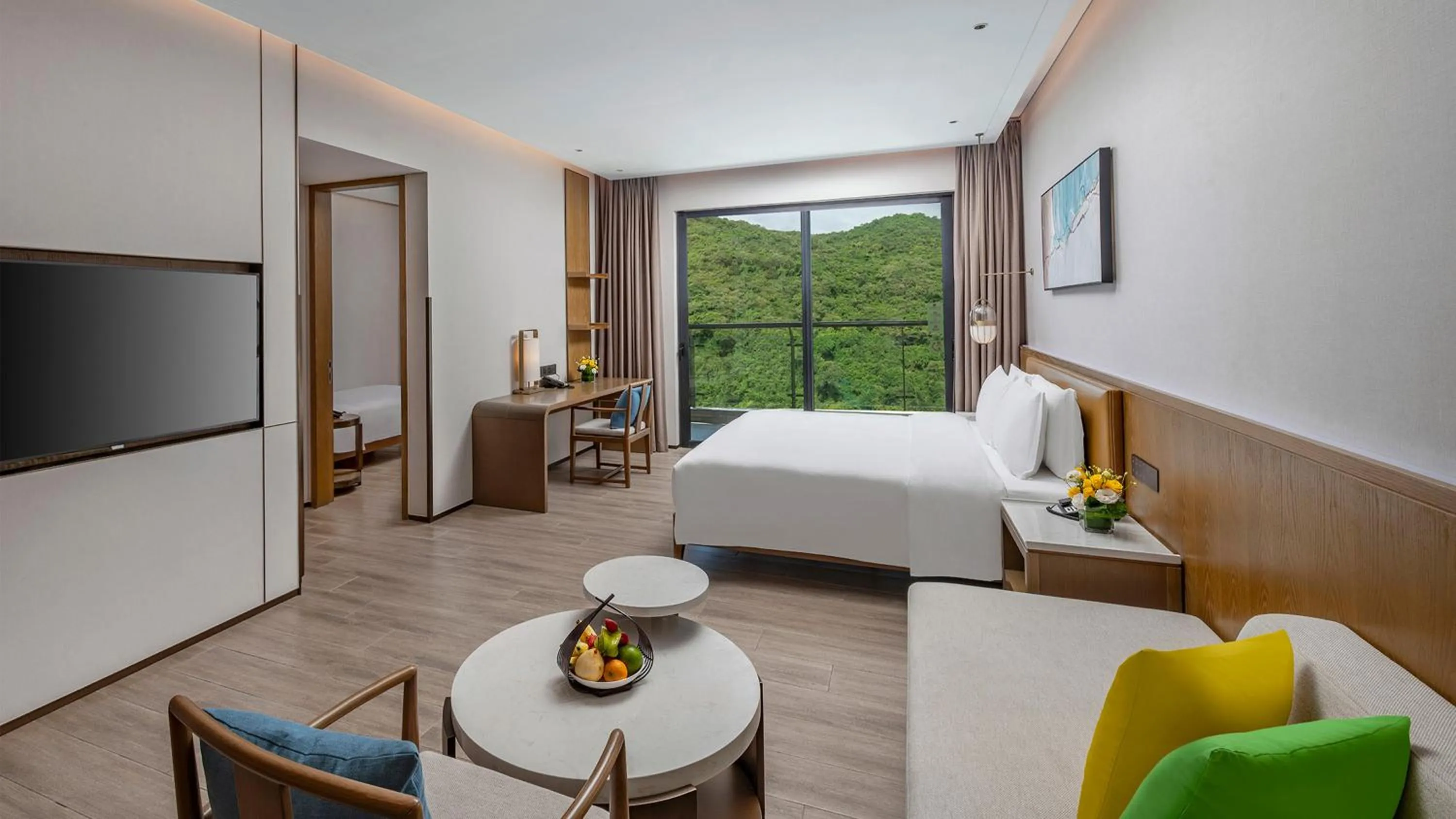 Photo of the whole room, Bed in Holiday Inn & Suites Sanya Yalong Bay