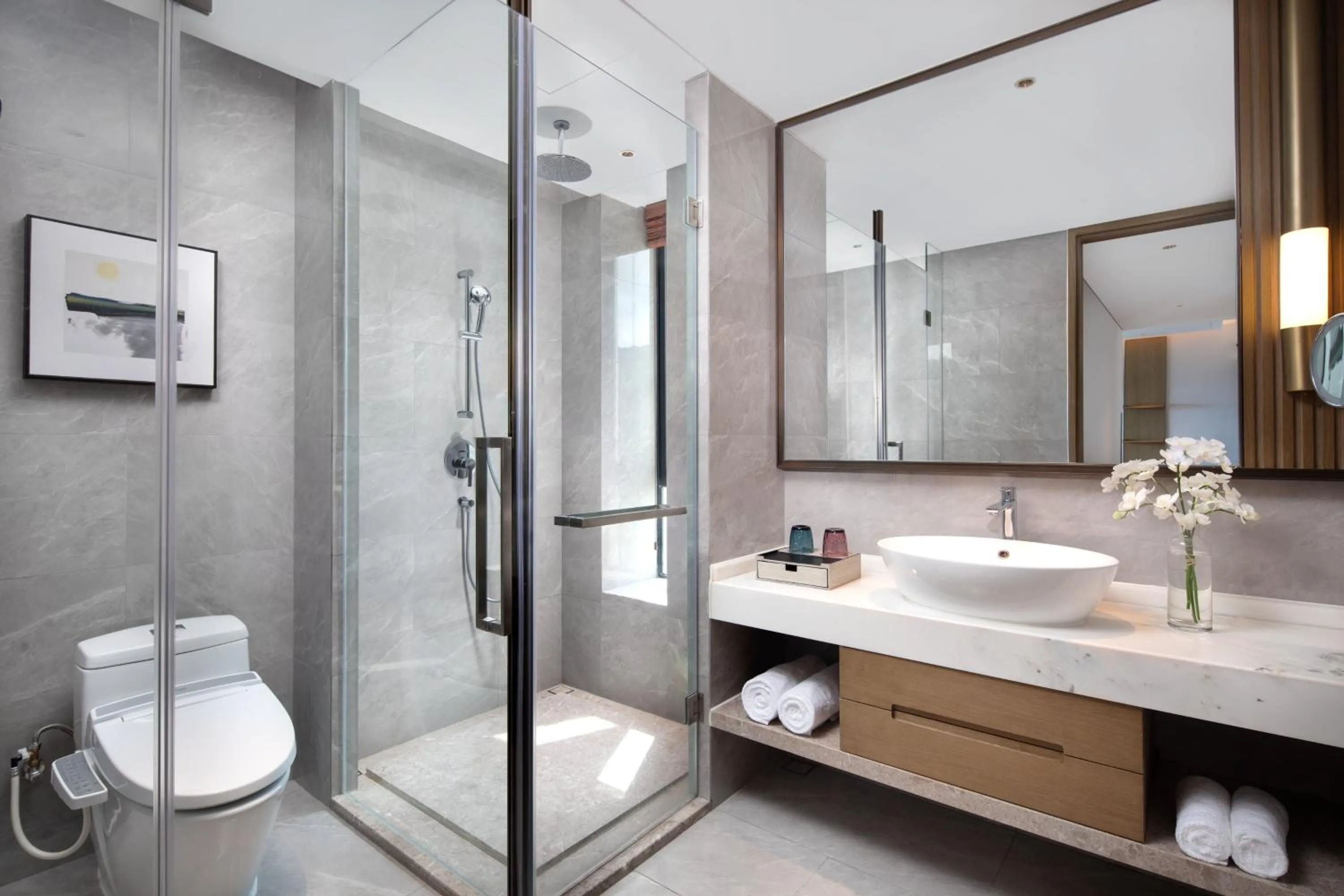 Photo of the whole room in Holiday Inn & Suites Sanya Yalong Bay