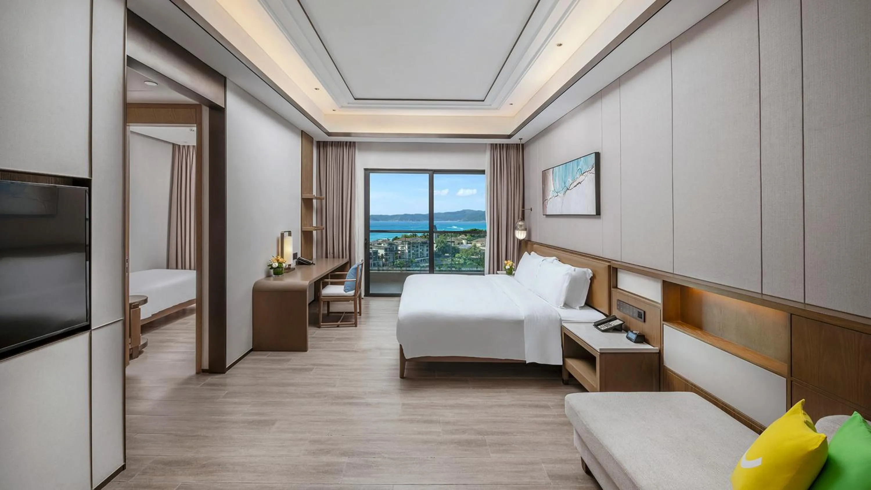 Toilet, Bed in Holiday Inn & Suites Sanya Yalong Bay