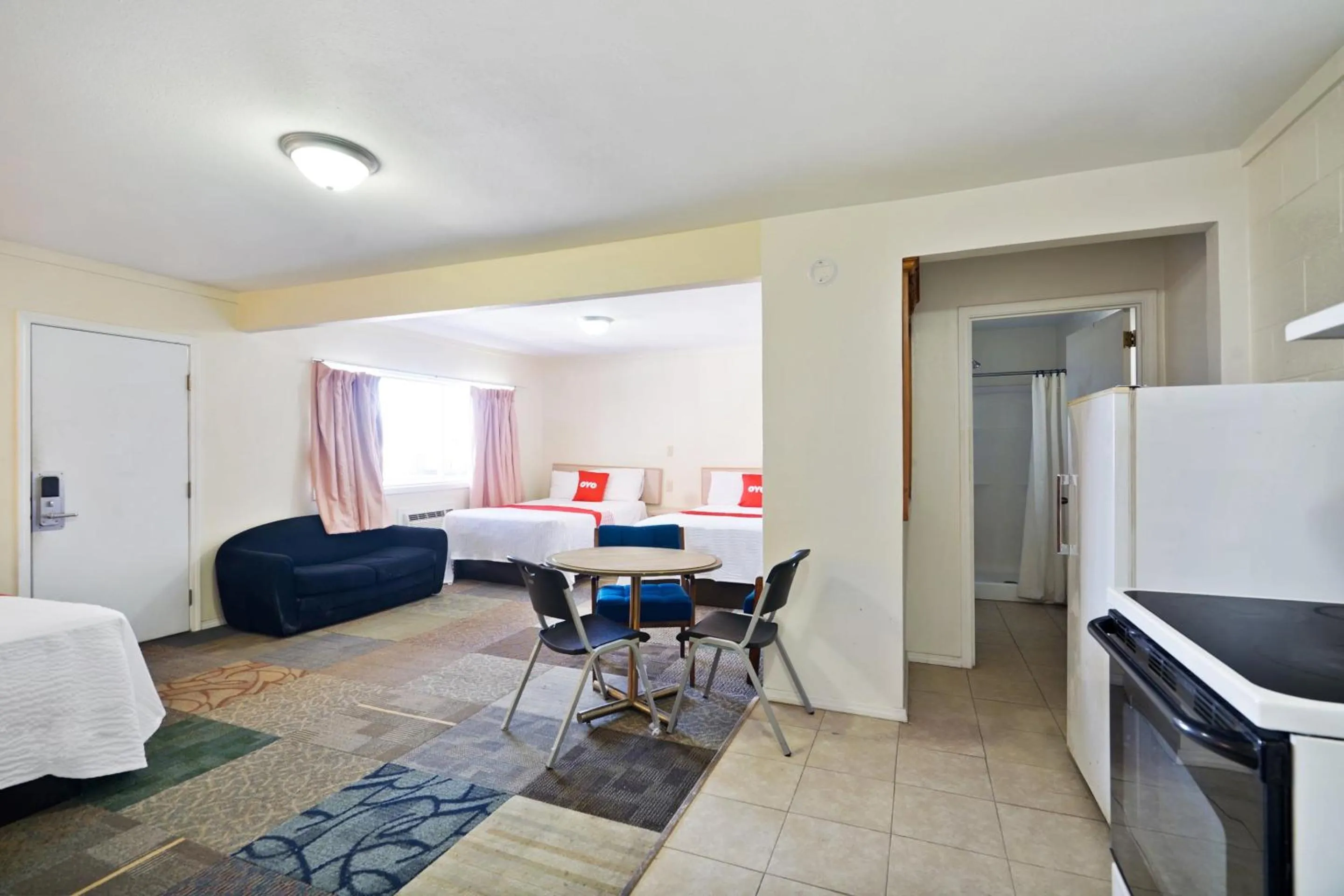 Bedroom in OYO Alpine TX near Big Bend National Park