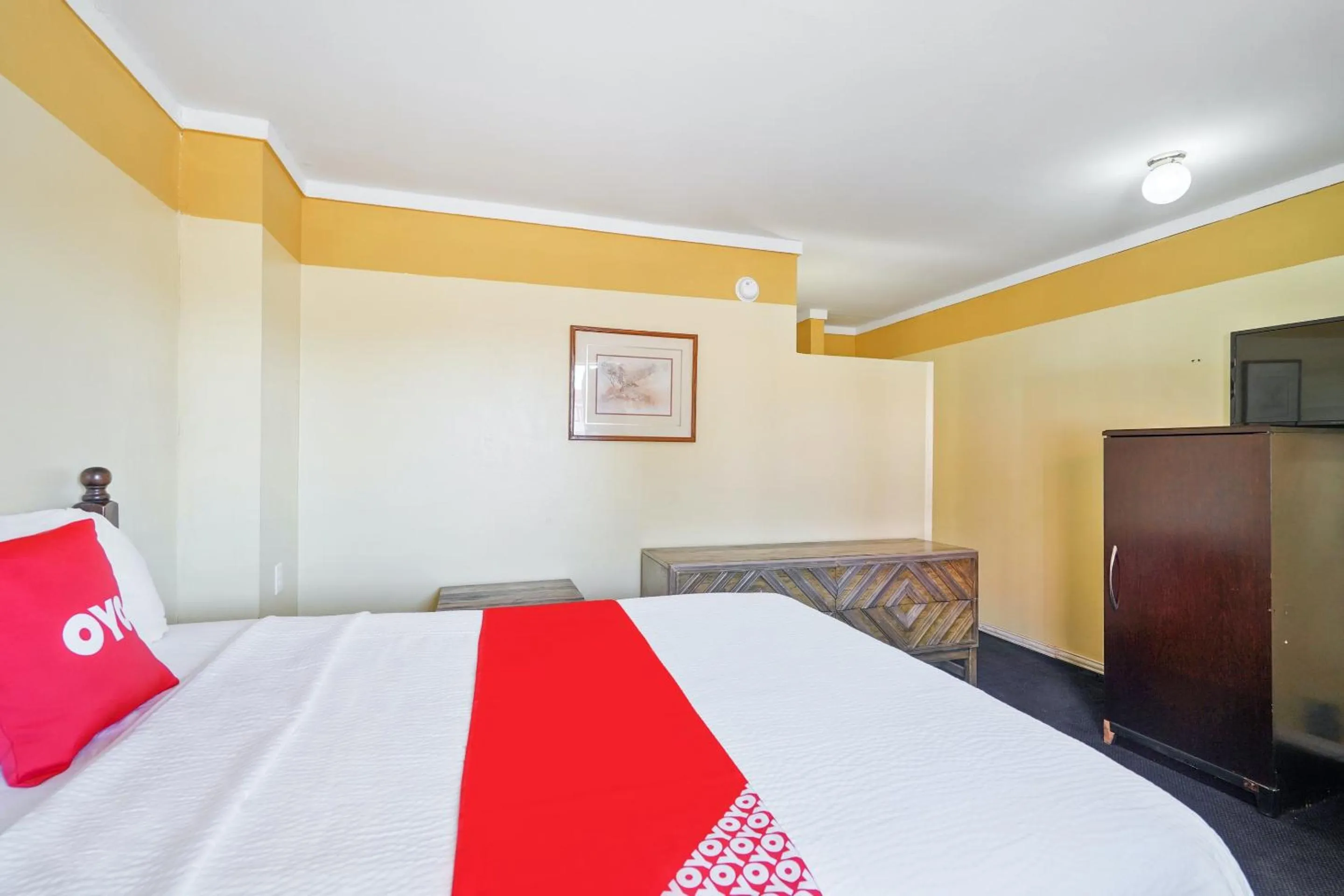 Bedroom, Bed in OYO Alpine TX near Big Bend National Park