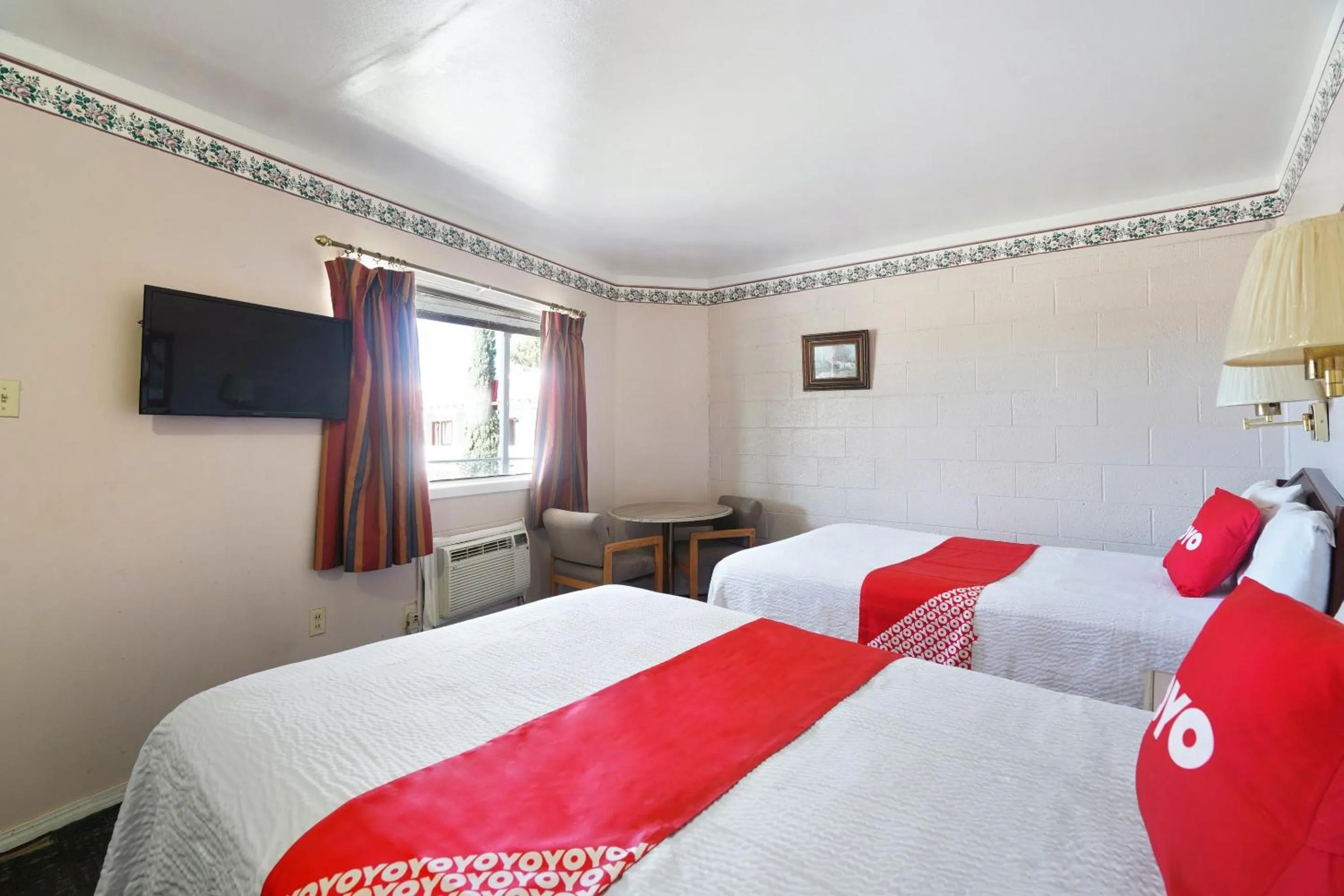 Bedroom, Bed in OYO Alpine TX near Big Bend National Park