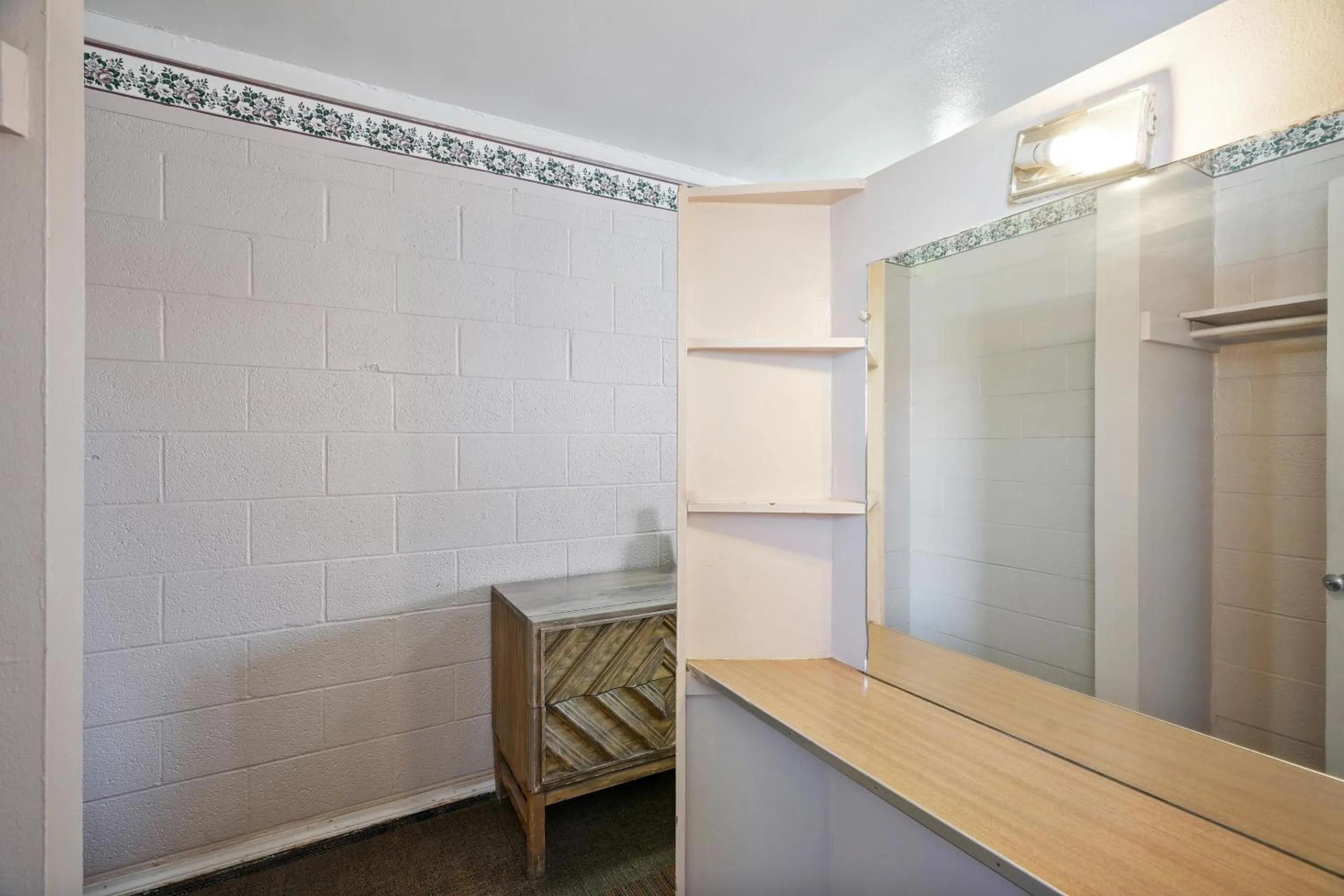 Bedroom in OYO Alpine TX near Big Bend National Park