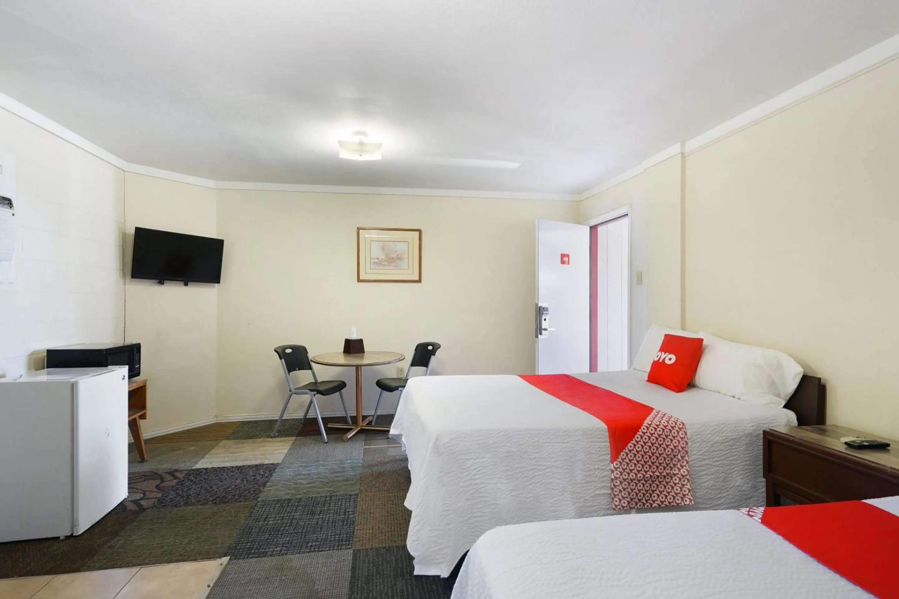 Bedroom, Bed in OYO Alpine TX near Big Bend National Park