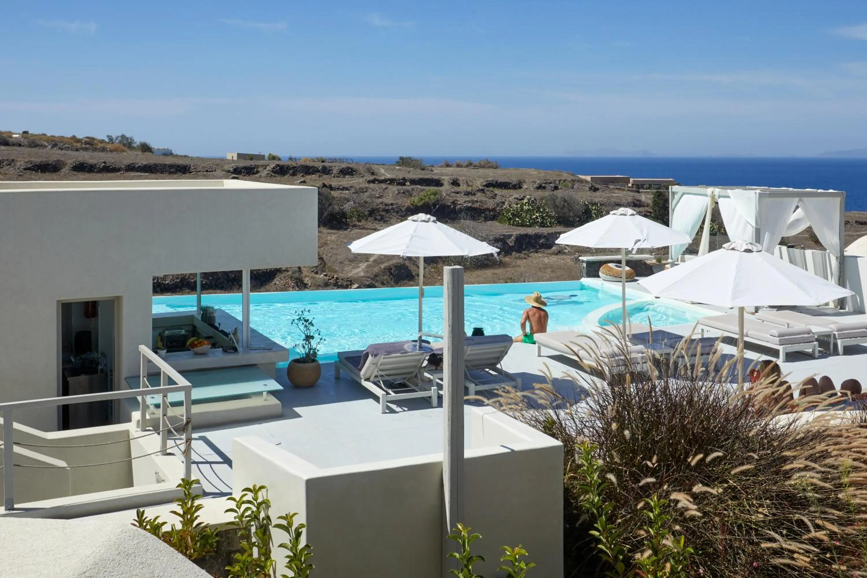 Property building in Adorno Oia