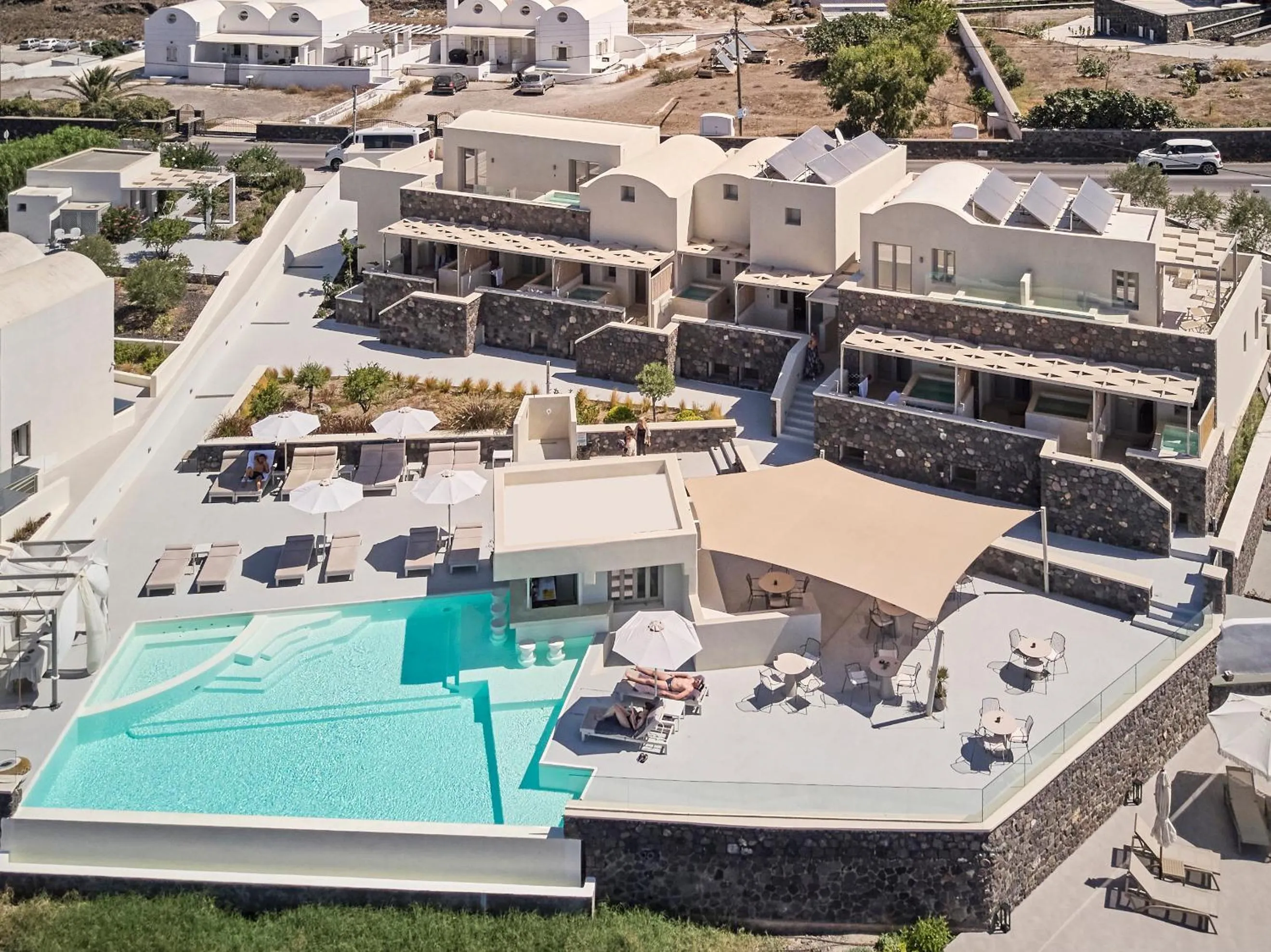 Property building in Adorno Oia