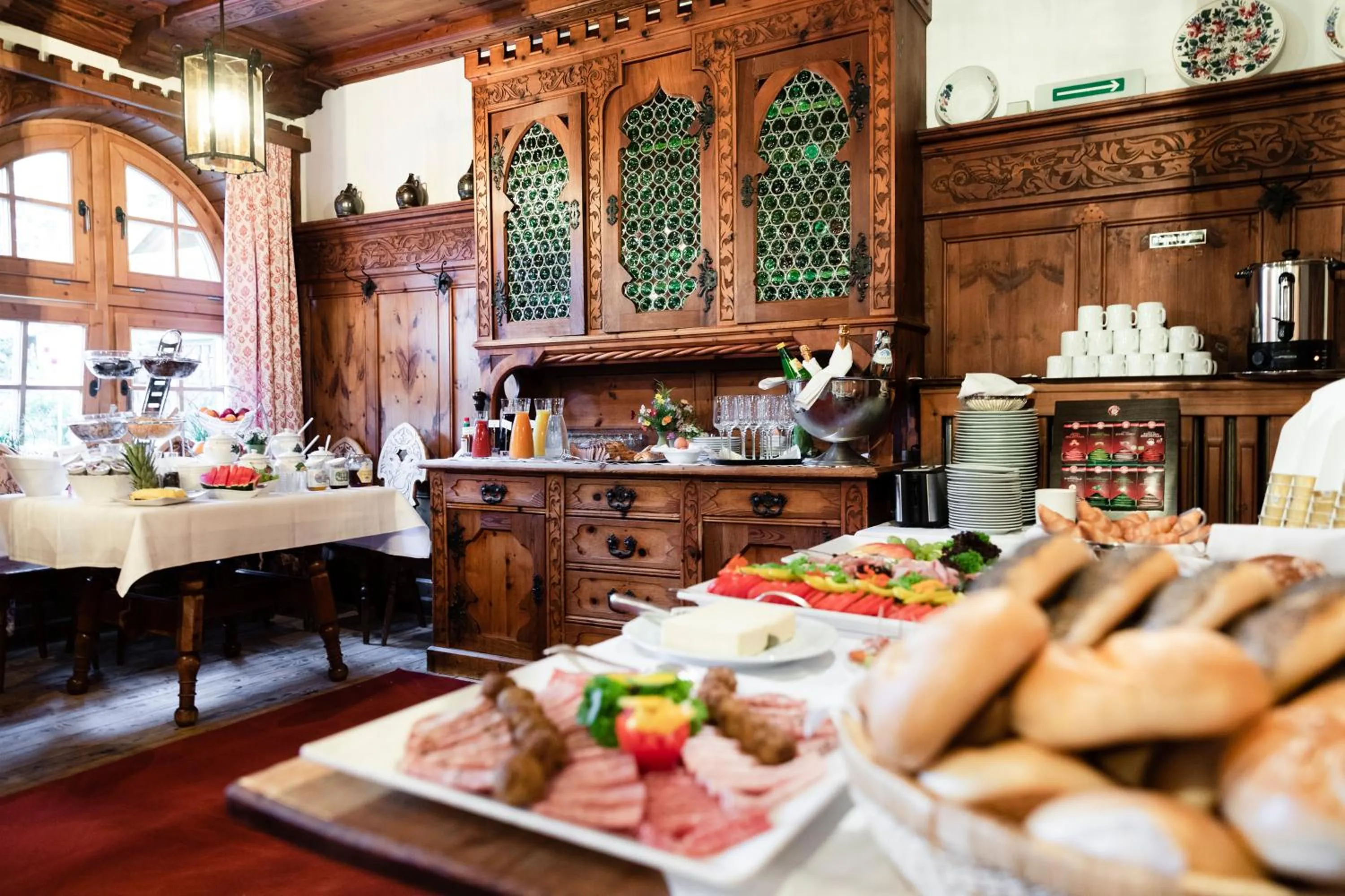 Buffet breakfast in Isserwirt