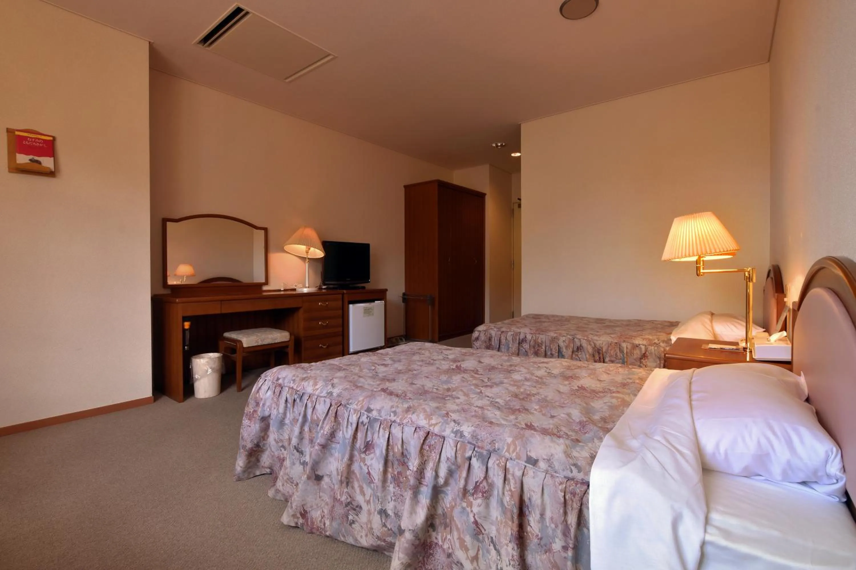 Photo of the whole room, Bed in Takinoue Hotel Keikoku