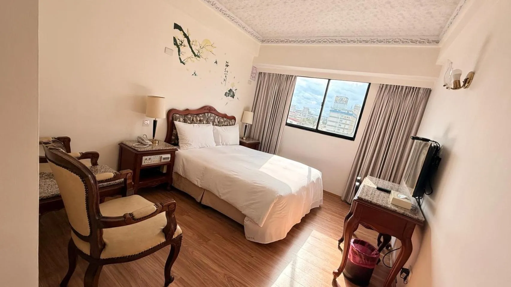 Bed in Hua Tong Hotel