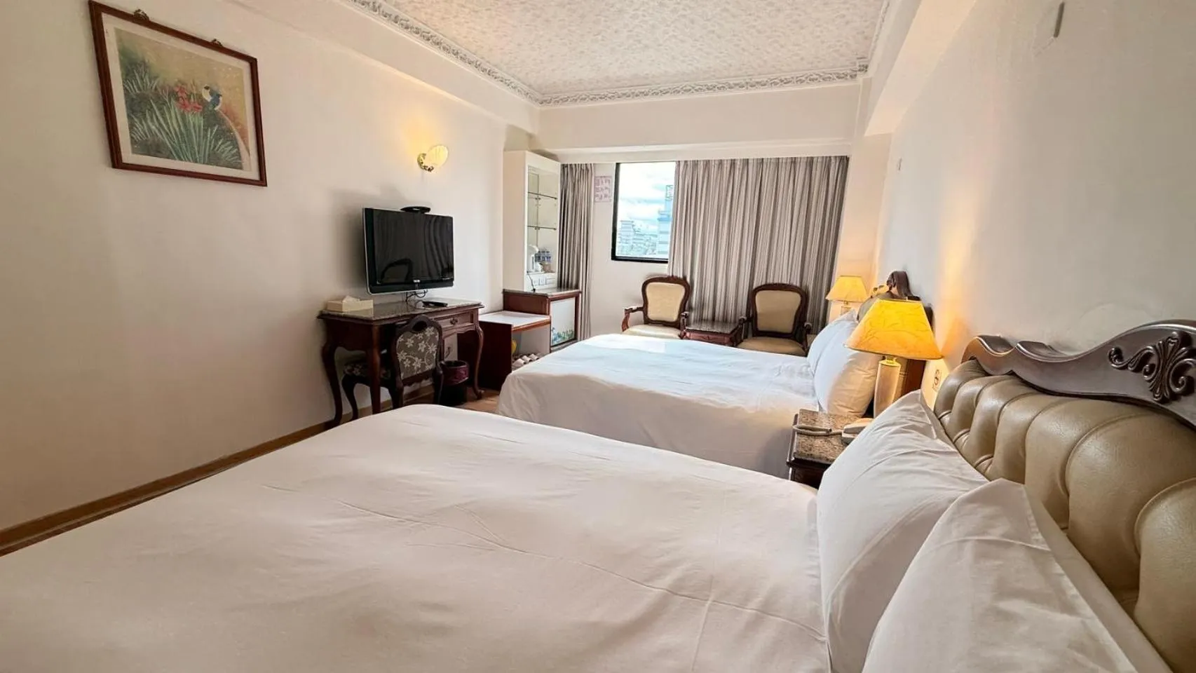 Bed in Hua Tong Hotel