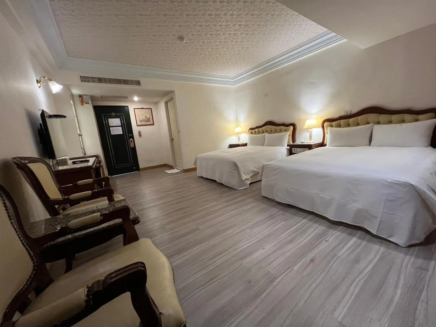 Bed in Hua Tong Hotel