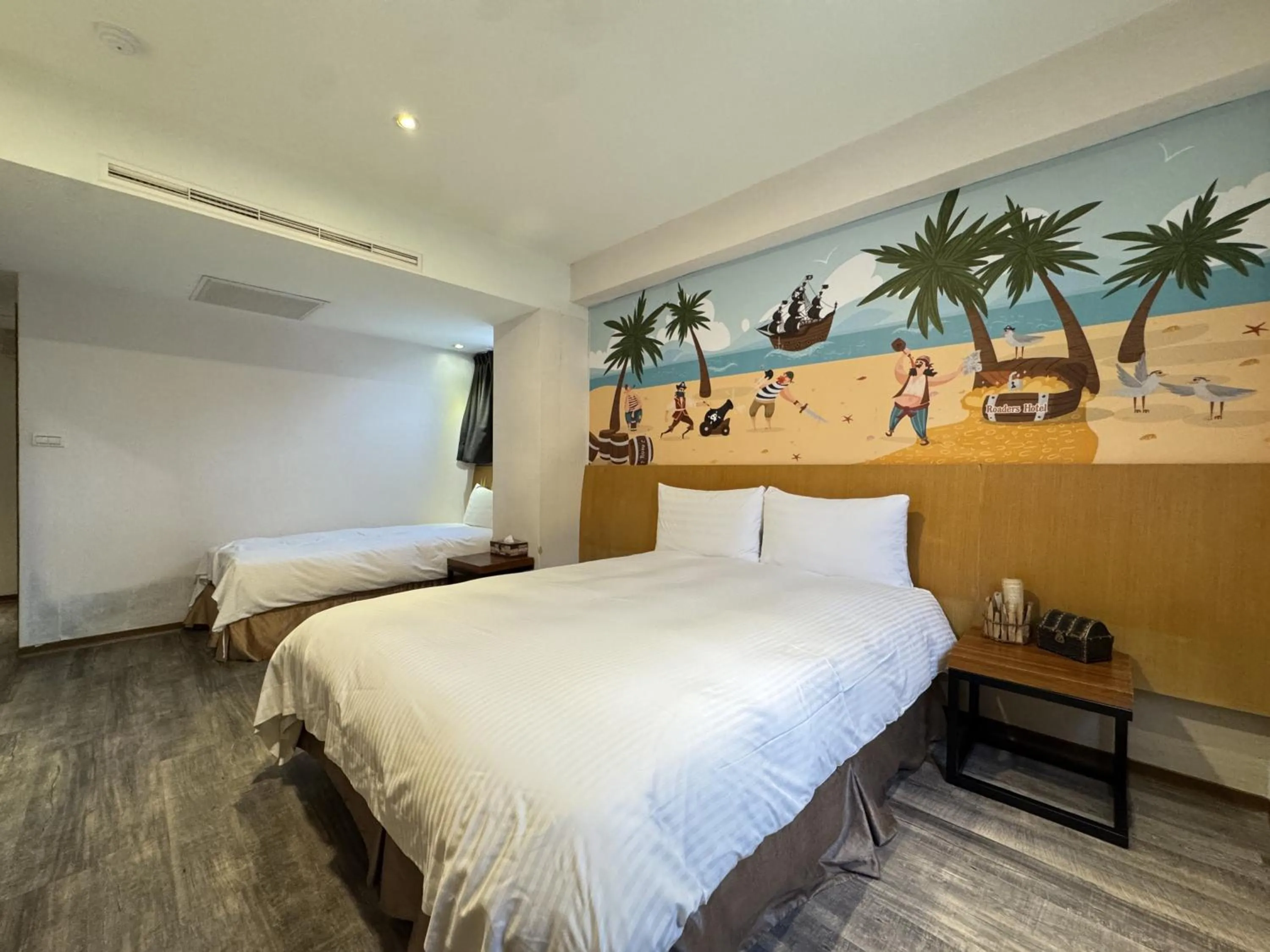 Photo of the whole room, Bed in Roaders Hotel Hualien Dongda