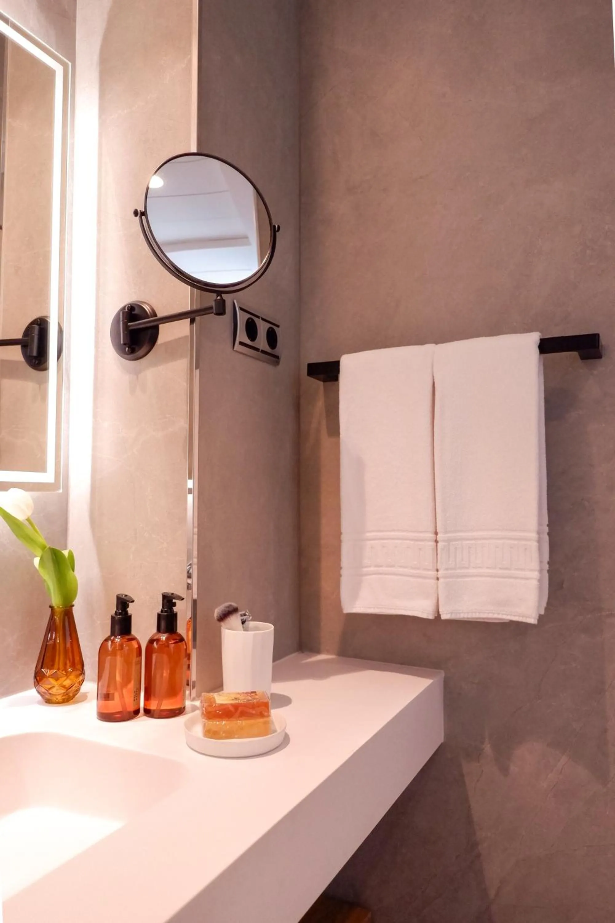 Bathroom in U-Sense Sevilla Catedral