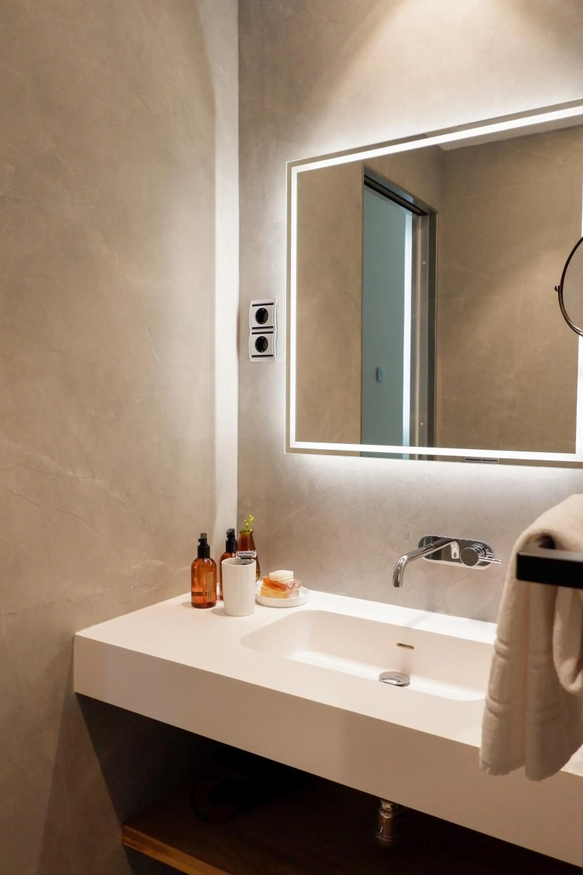 Bathroom in U-Sense Sevilla Catedral