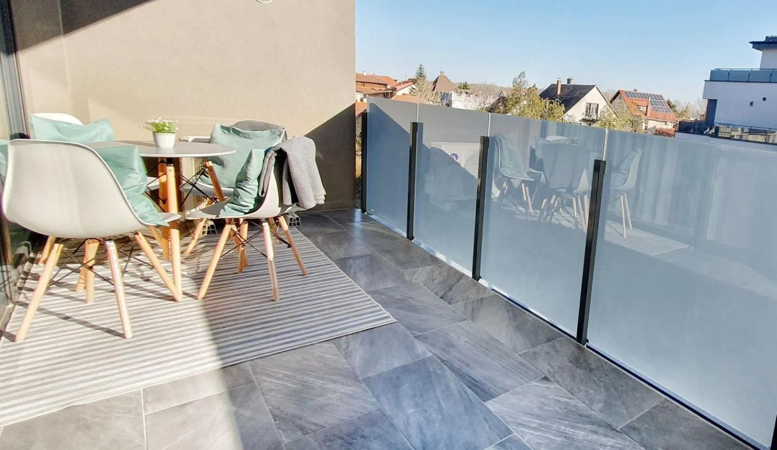 Balcony/Terrace in Marina Apartment by Dora