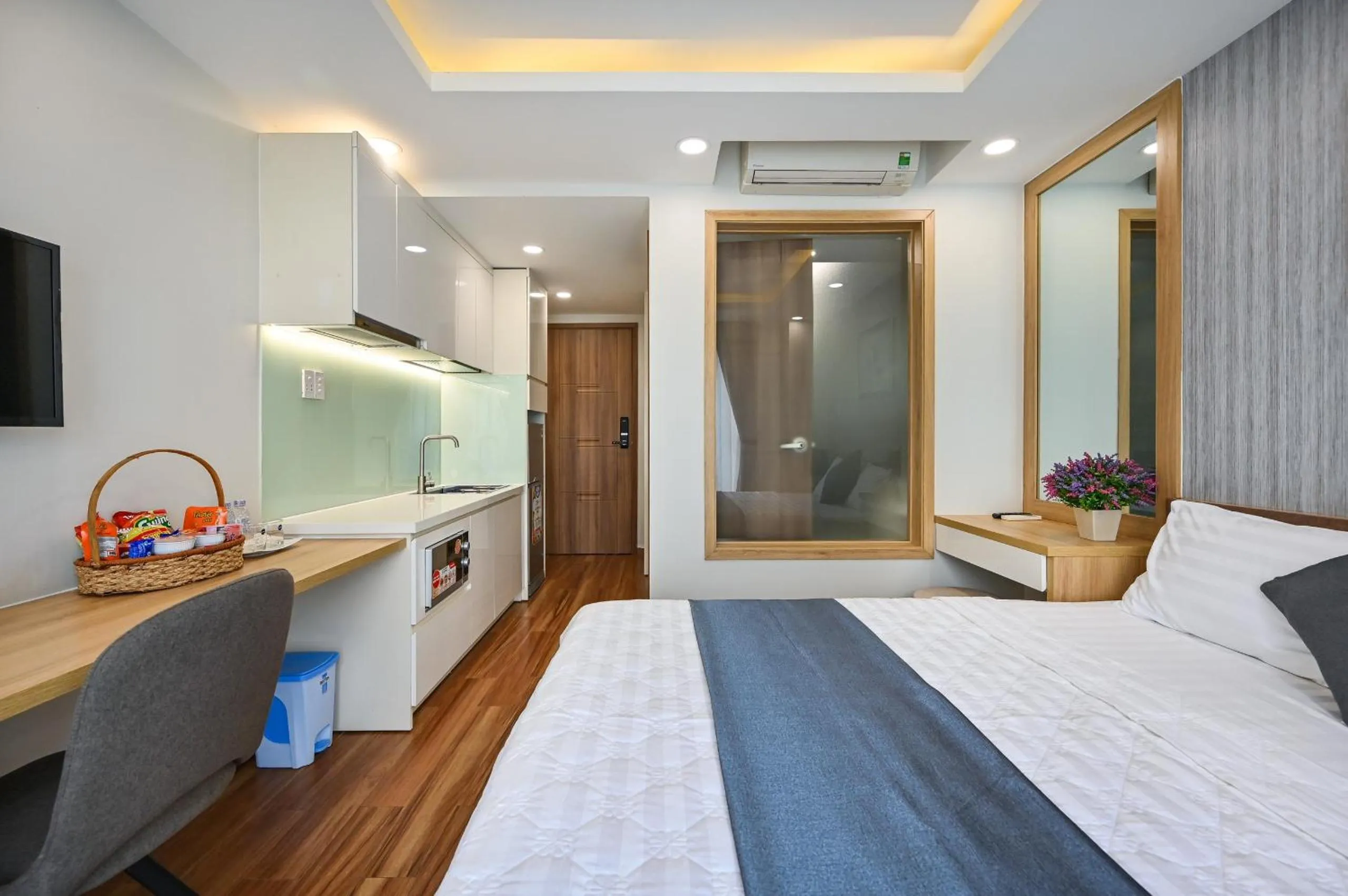 Kitchen or kitchenette, Bed in Nikko Hotel - The Classy Life