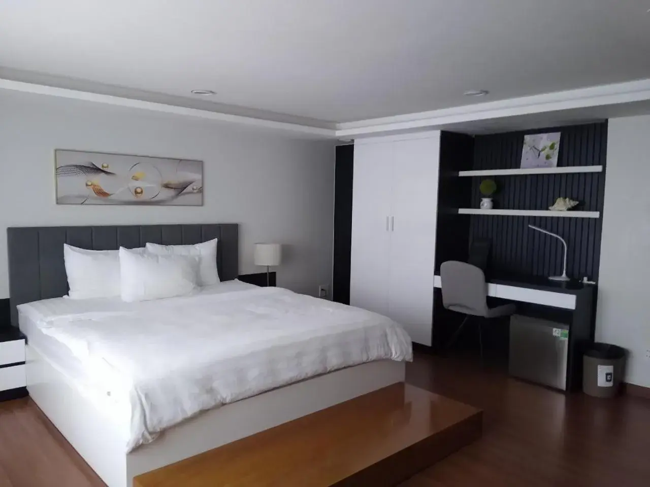 Deluxe King Room - single occupancy in Nikko Hotel - The Classy Life Deluxe King Room - single occupancy in Nikko Hotel - The Classy Life