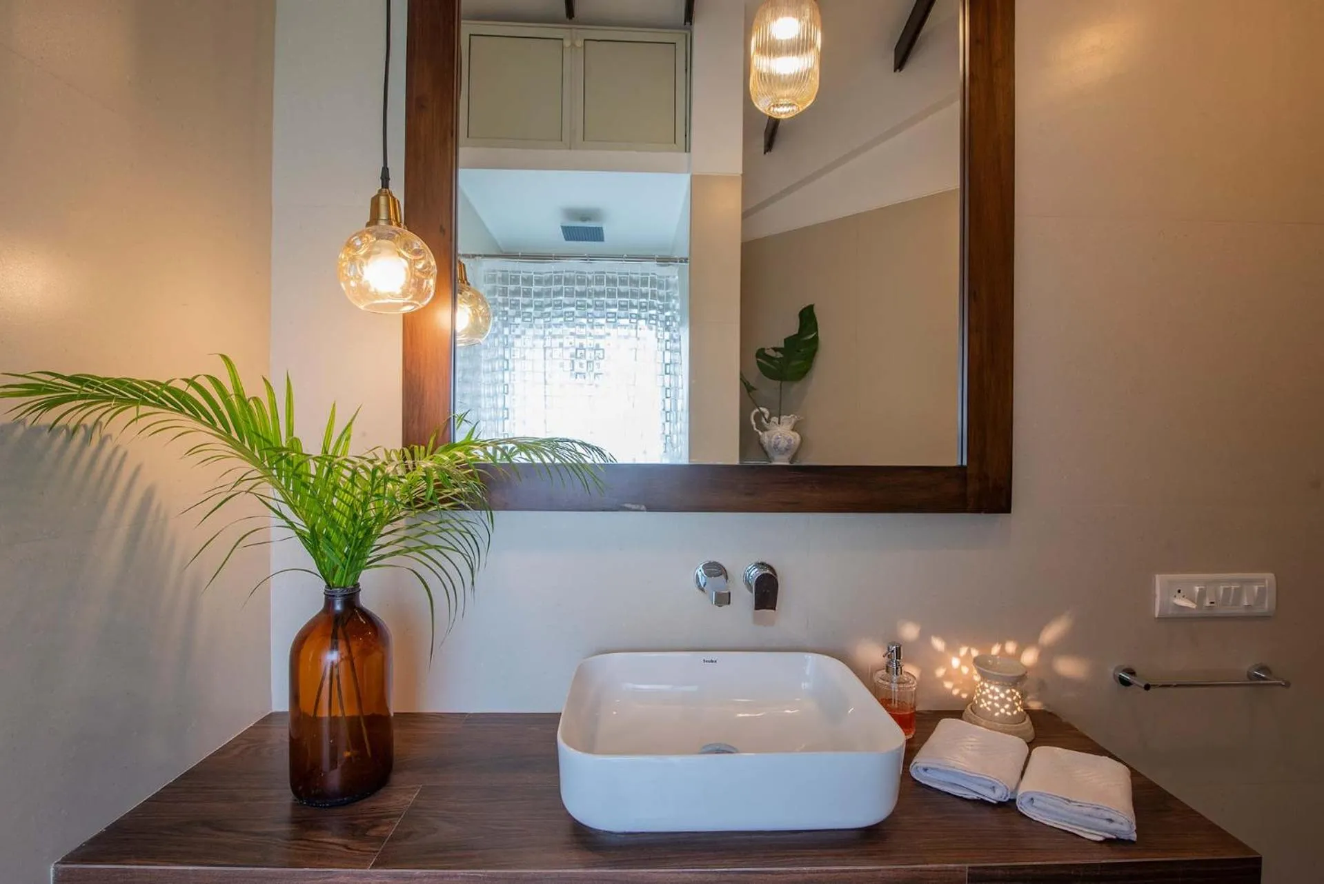 Bathroom in El Cottage by StayVista - An enchanting escape with Scenic views, Colonial decor & Private plunge pool