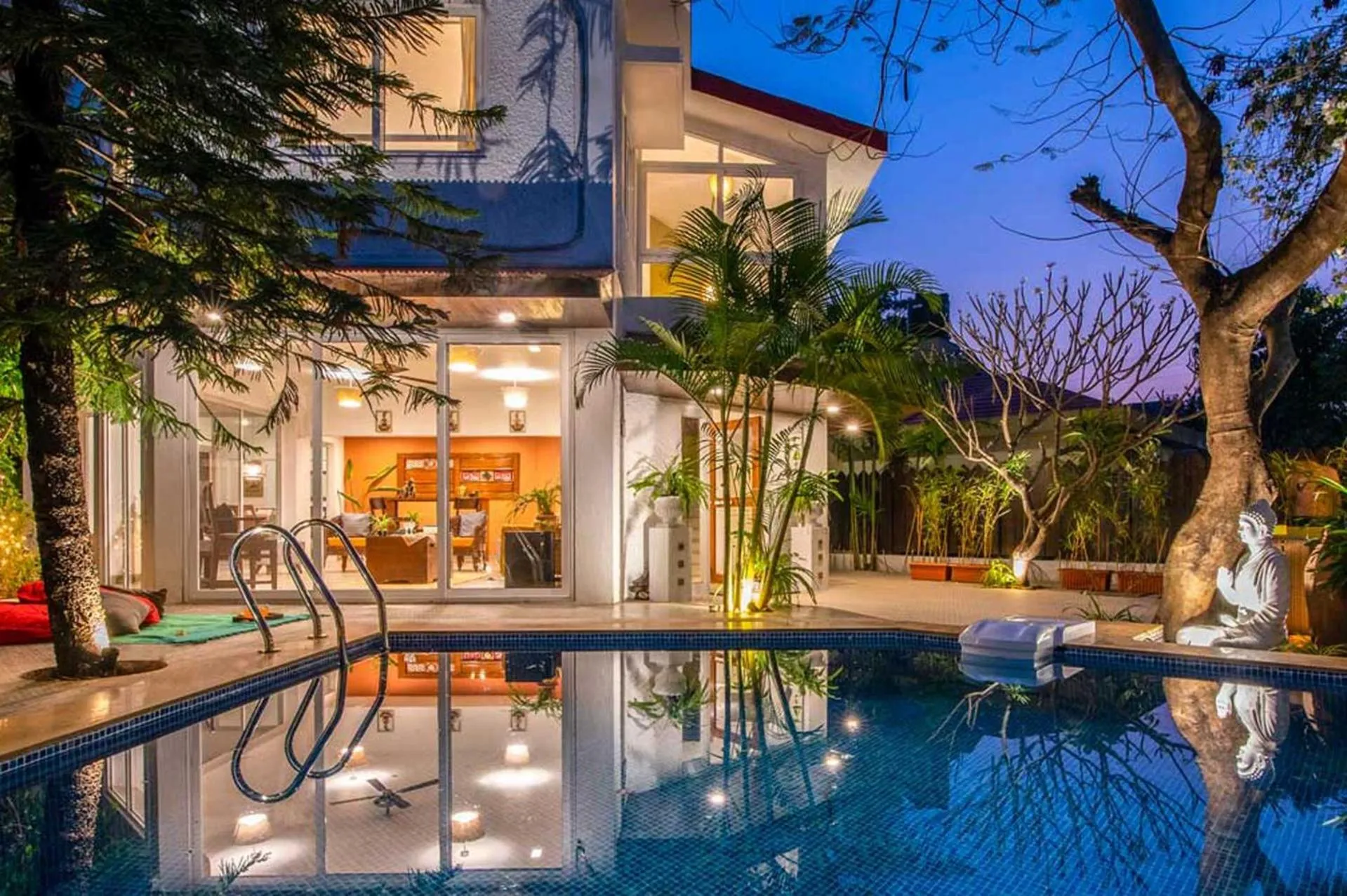 Swimming pool in El Cottage by StayVista - An enchanting escape with Scenic views, Colonial decor & Private plunge pool