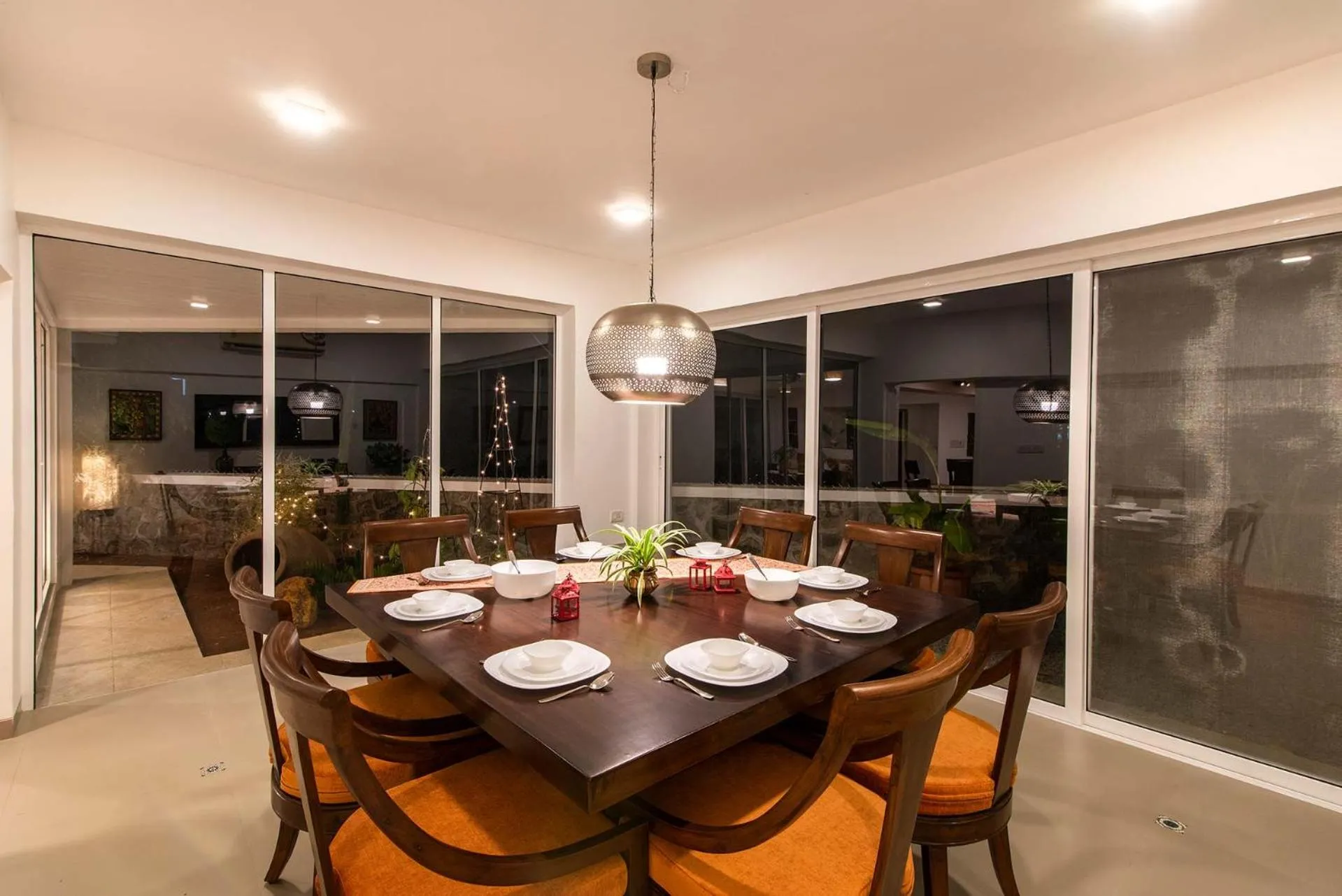 Dining area in El Cottage by StayVista - An enchanting escape with Scenic views, Colonial decor & Private plunge pool