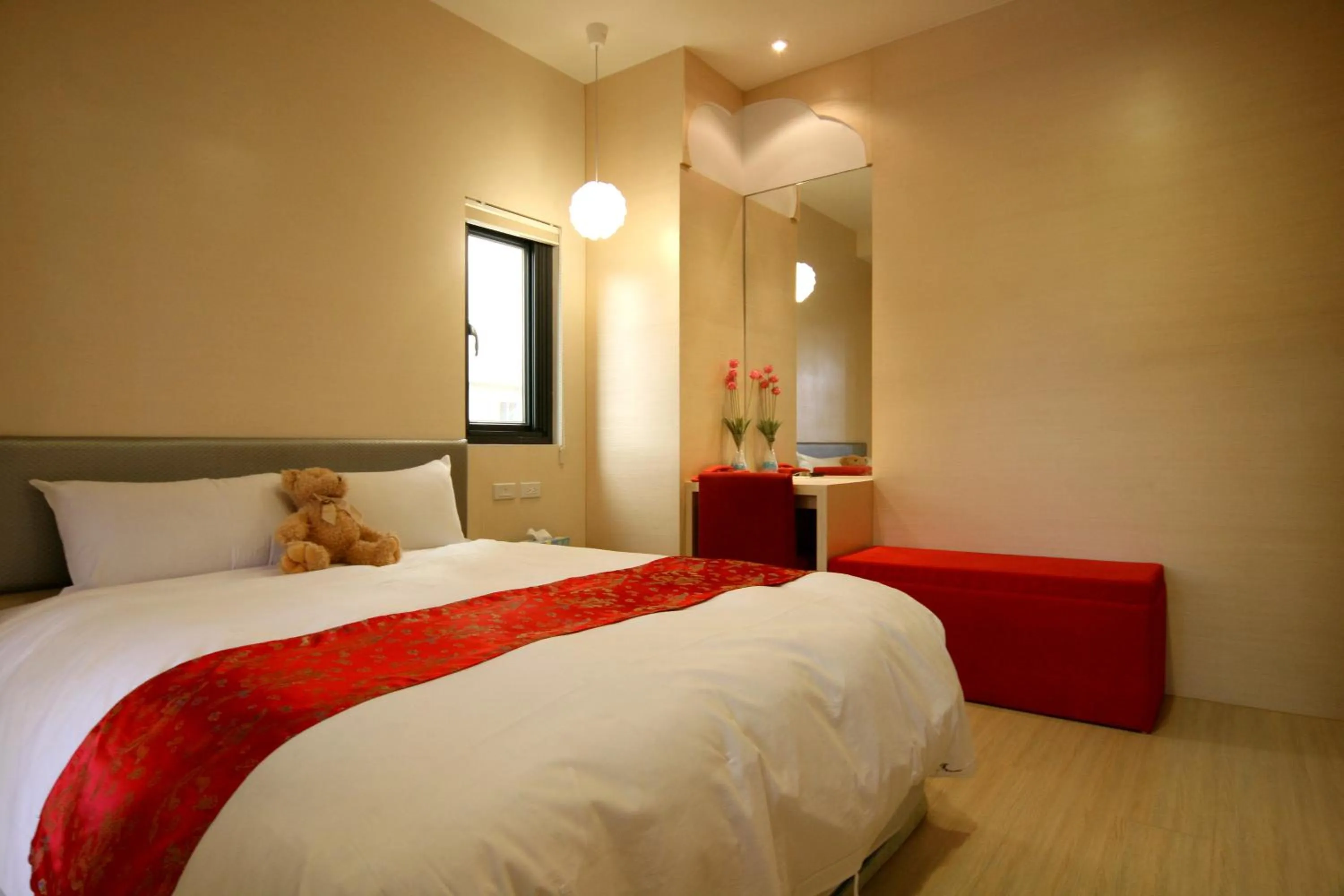 Bedroom, Bed in Tanhui Modern Hotel