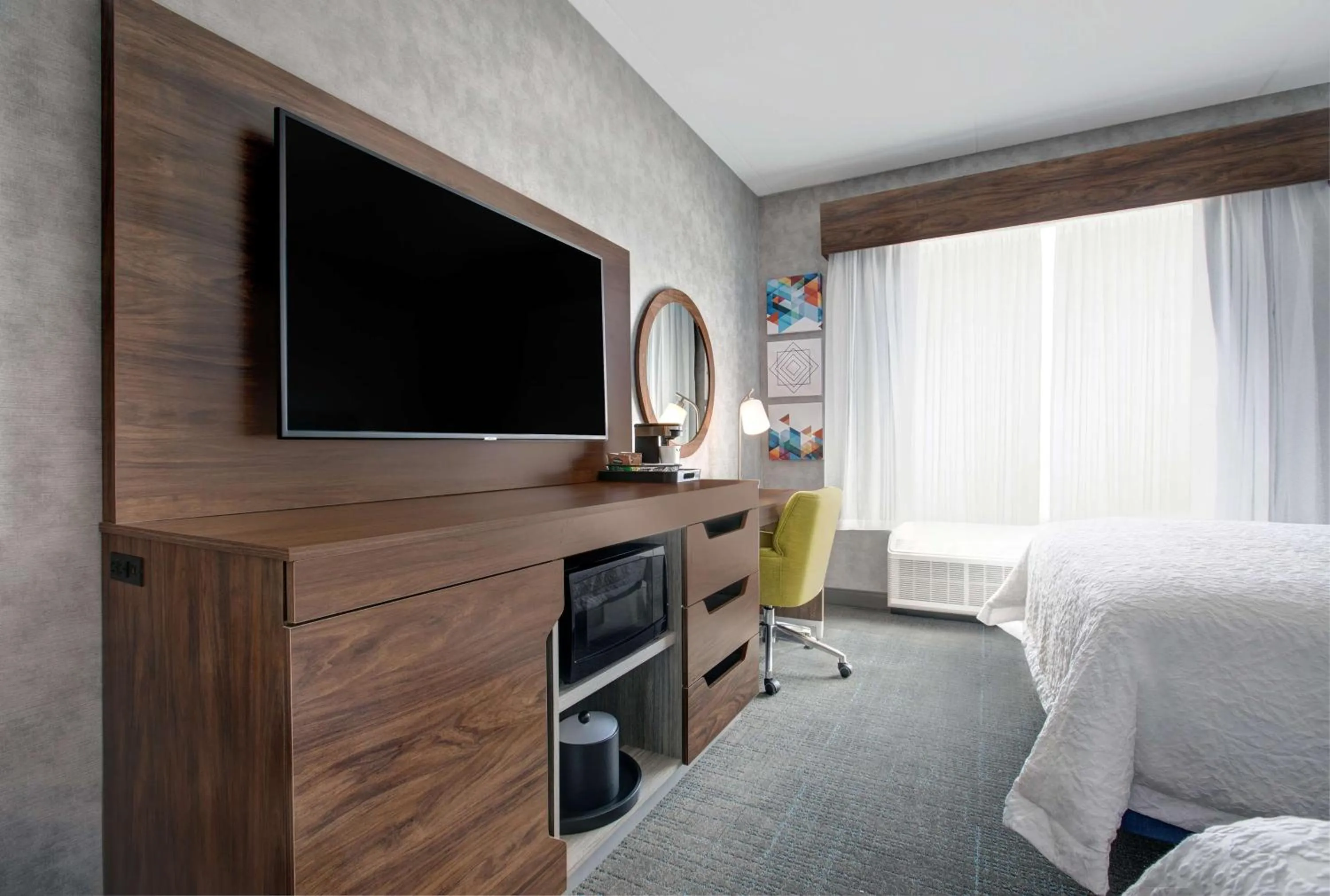 Bedroom, Bed in Hampton Inn & Suites By Hilton Waterloo St. Jacobs