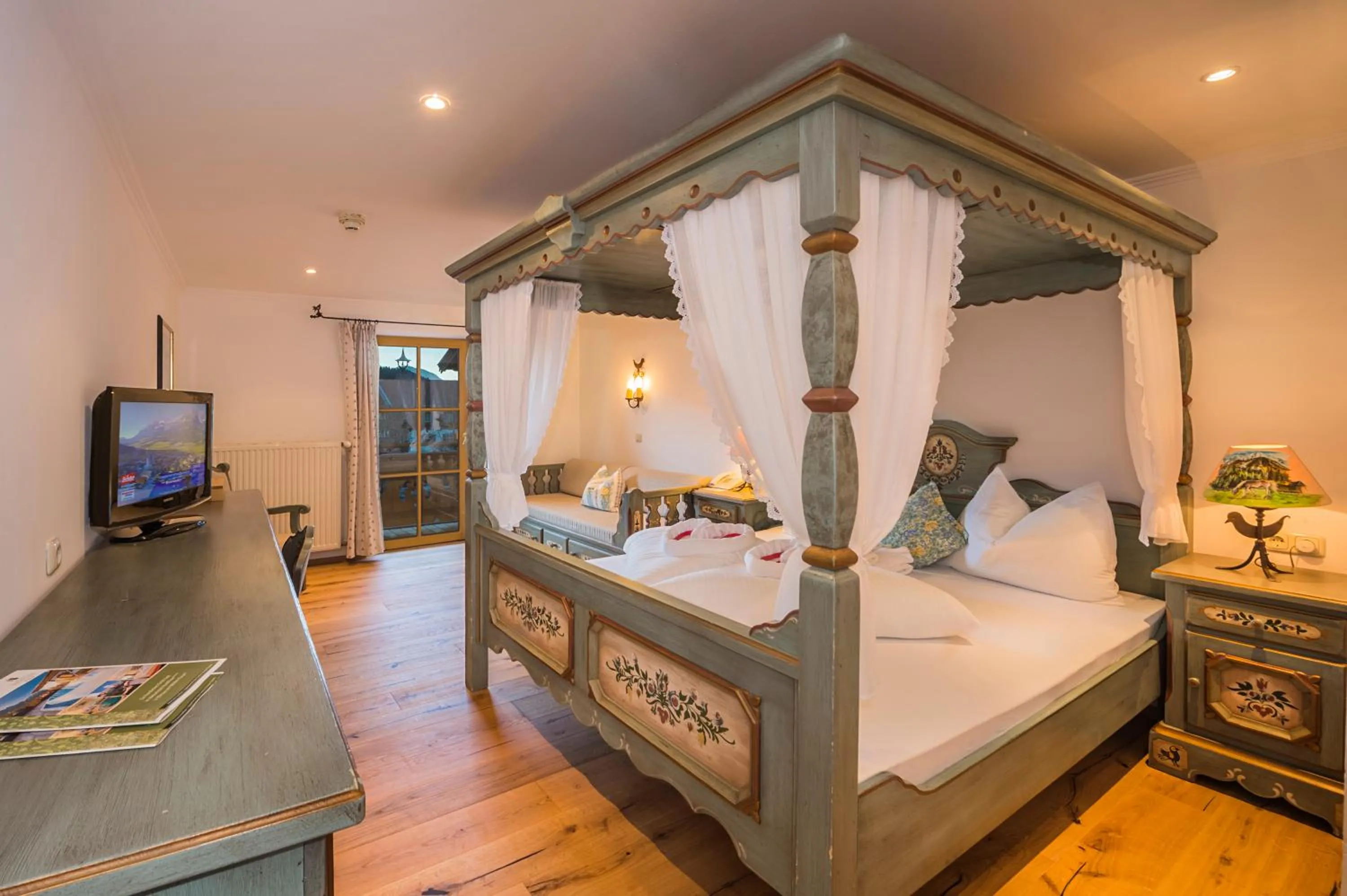 Bedroom, Bed in Hotel Hochfilzer