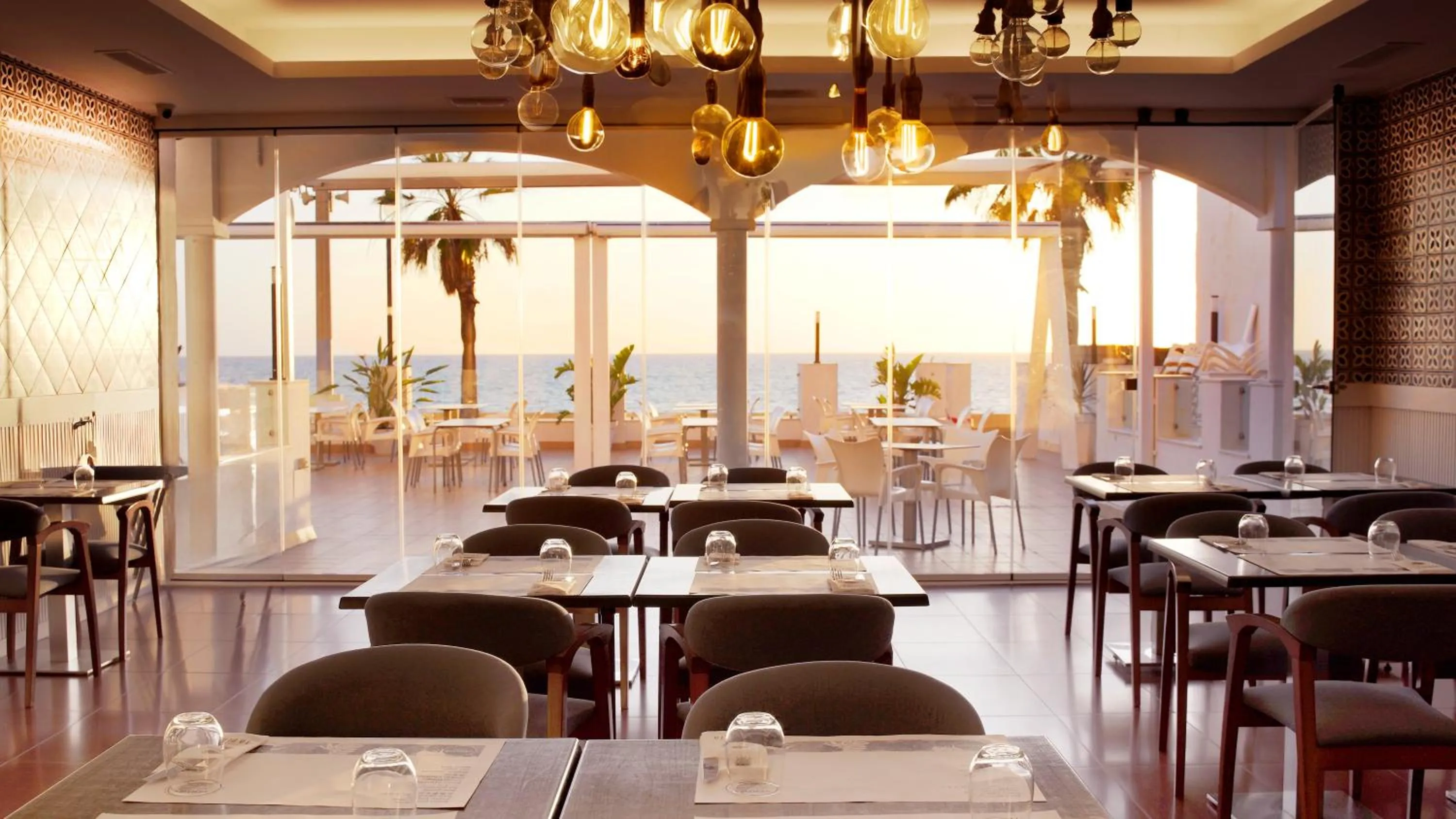 Restaurant/places to eat in Hotel Vértice Chipiona Mar