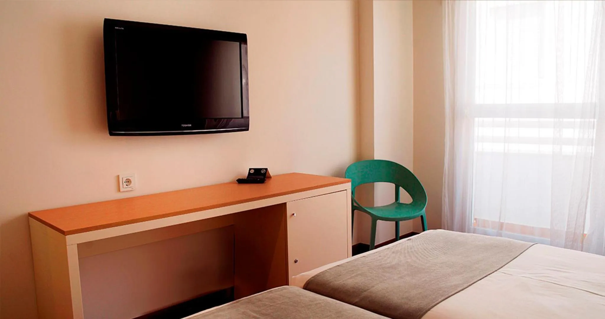 TV and multimedia, Bed in Hotel Vértice Chipiona Mar