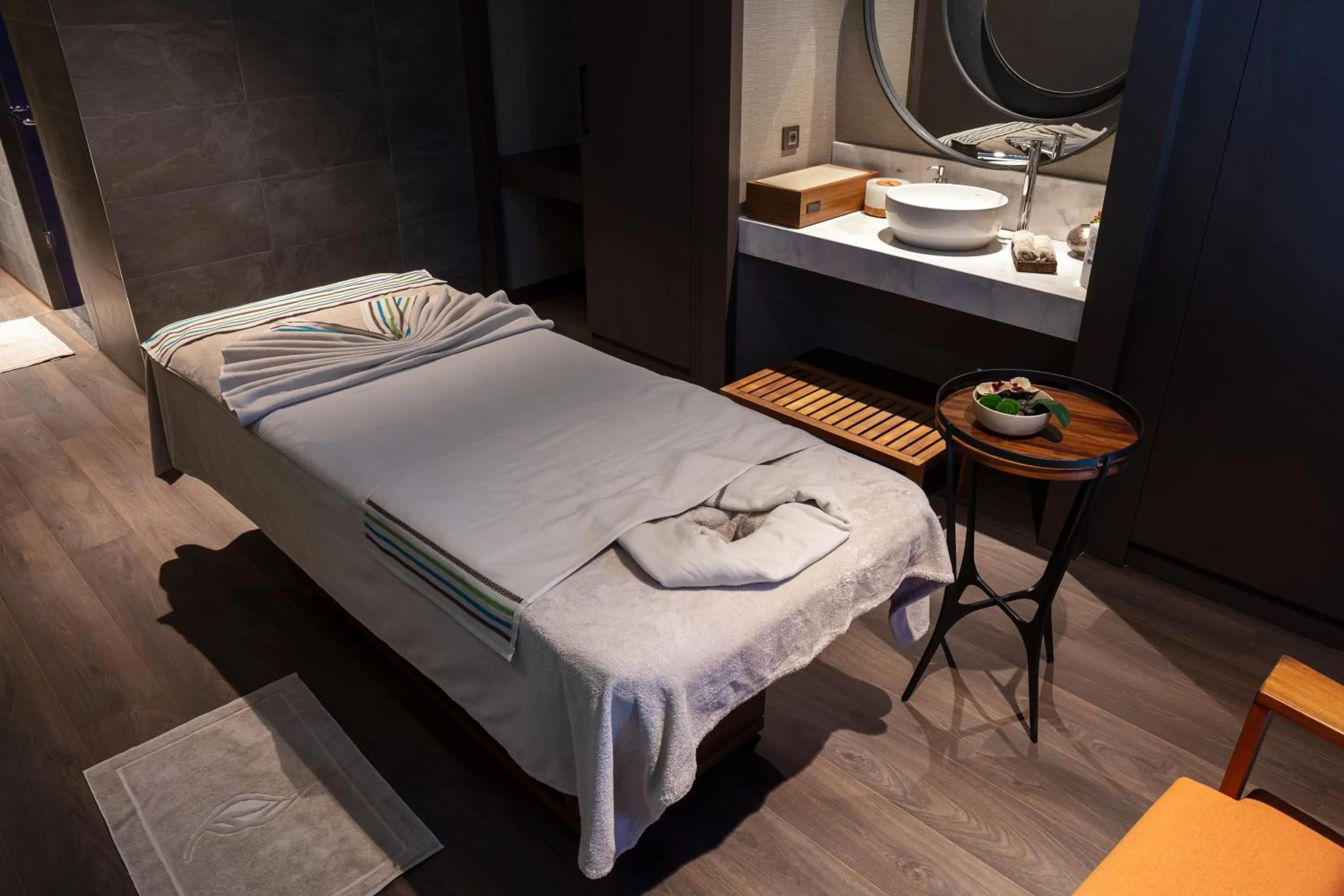 Spa and wellness centre/facilities, Bed in KARAVANSARAY Turkistan Harbour Hotel -FLYING THEATRE ACCESS