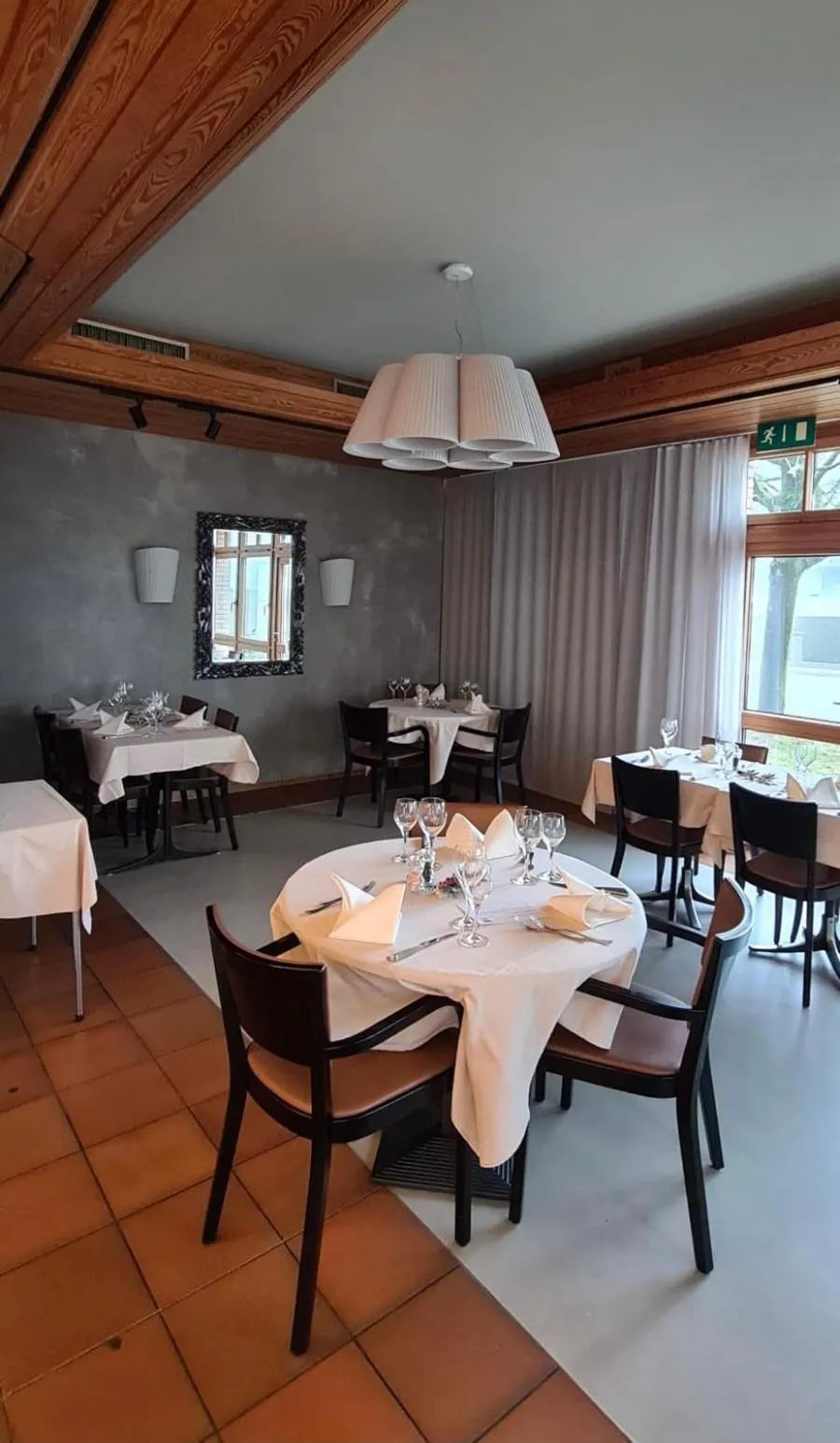 Restaurant/places to eat in Hotel Breiti