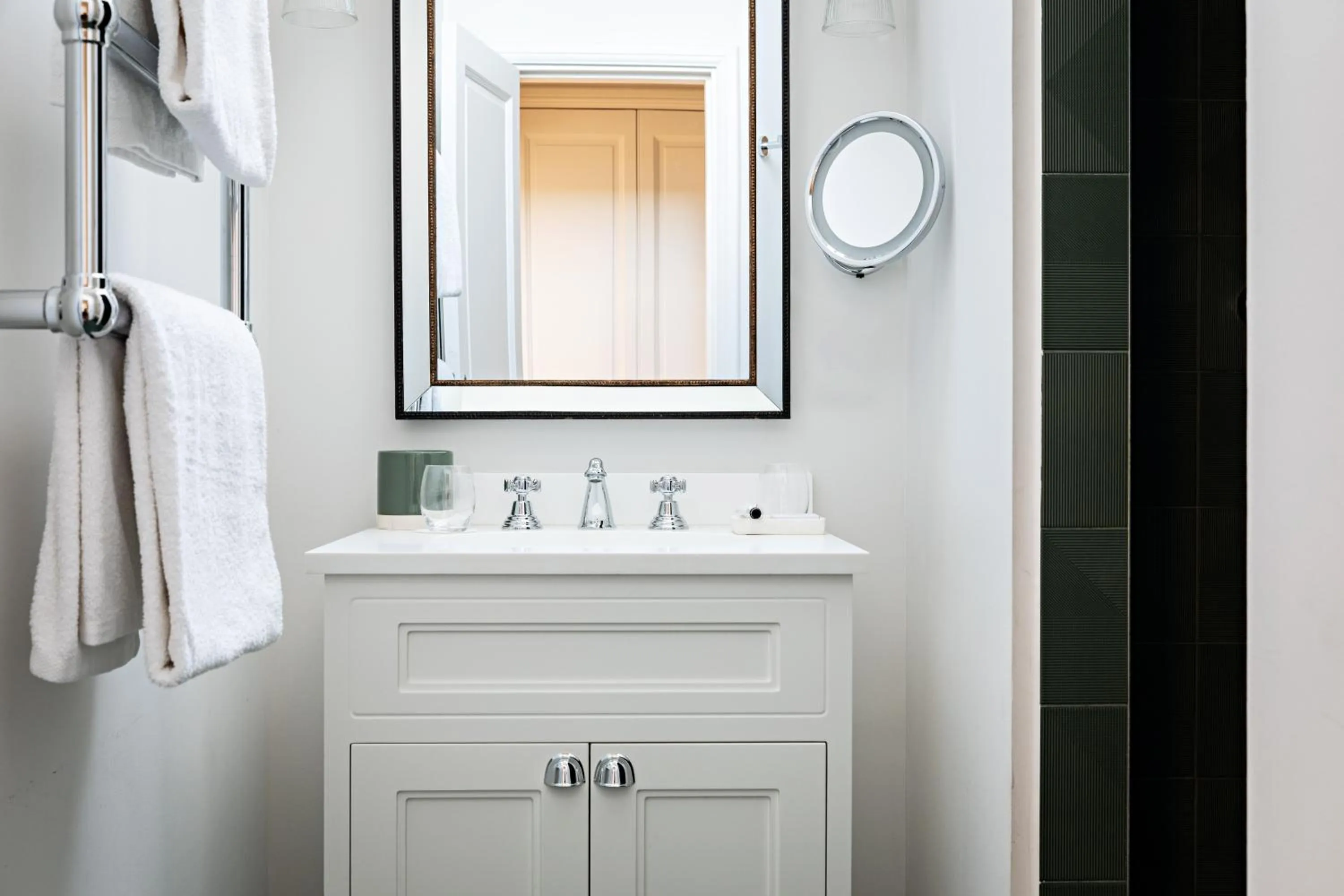 Bathroom in Domaine de Primard - Fontenille Collection