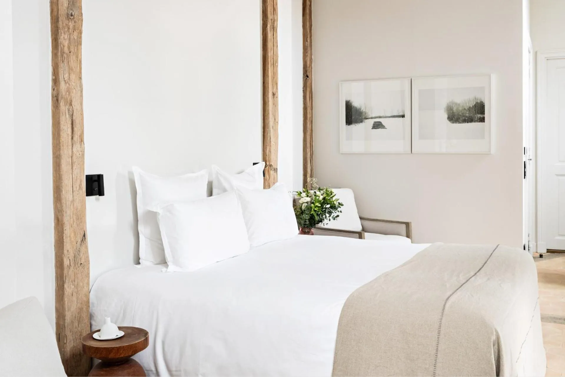 Bed in Domaine de Primard - Fontenille Collection