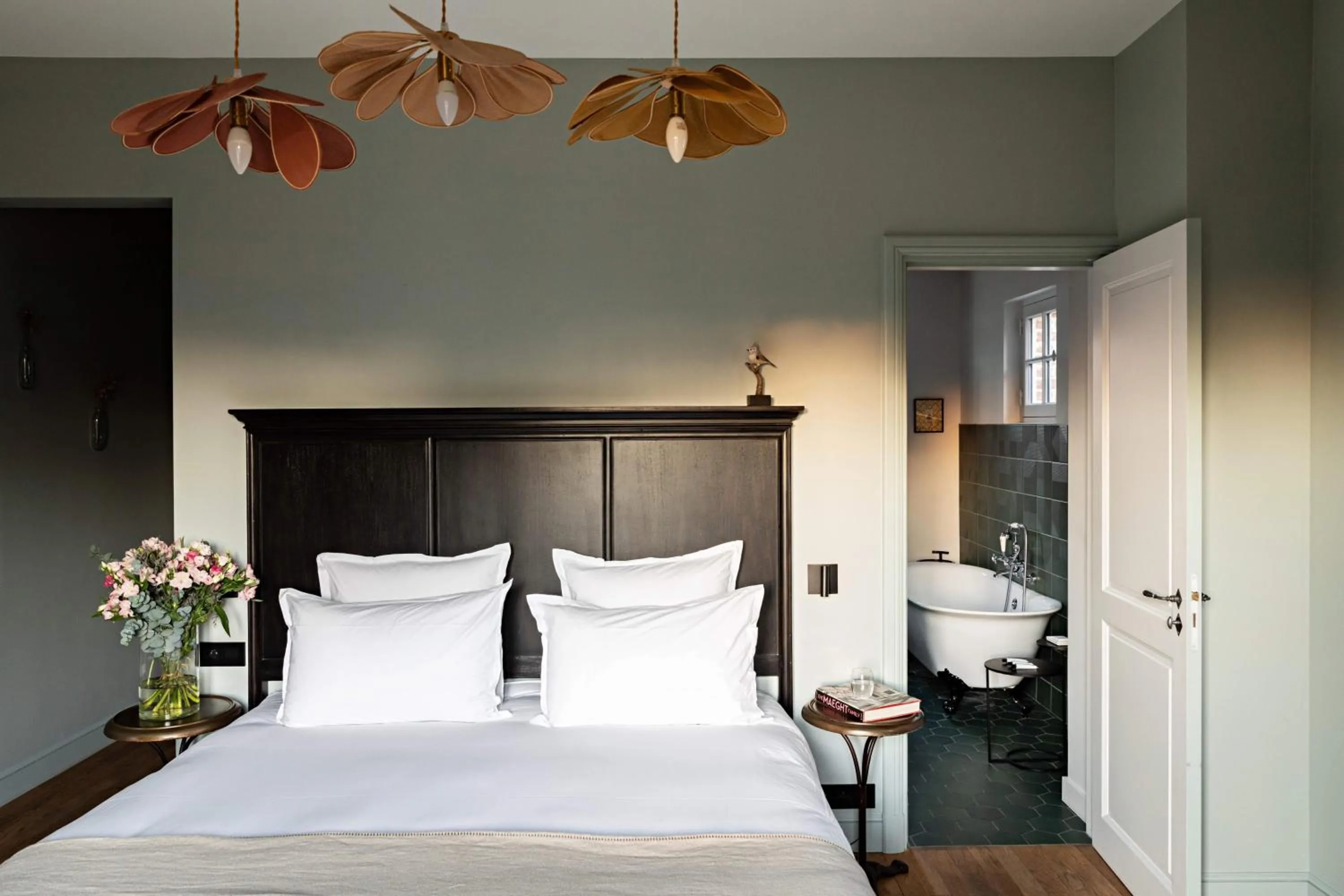 Bed in Domaine de Primard - Fontenille Collection