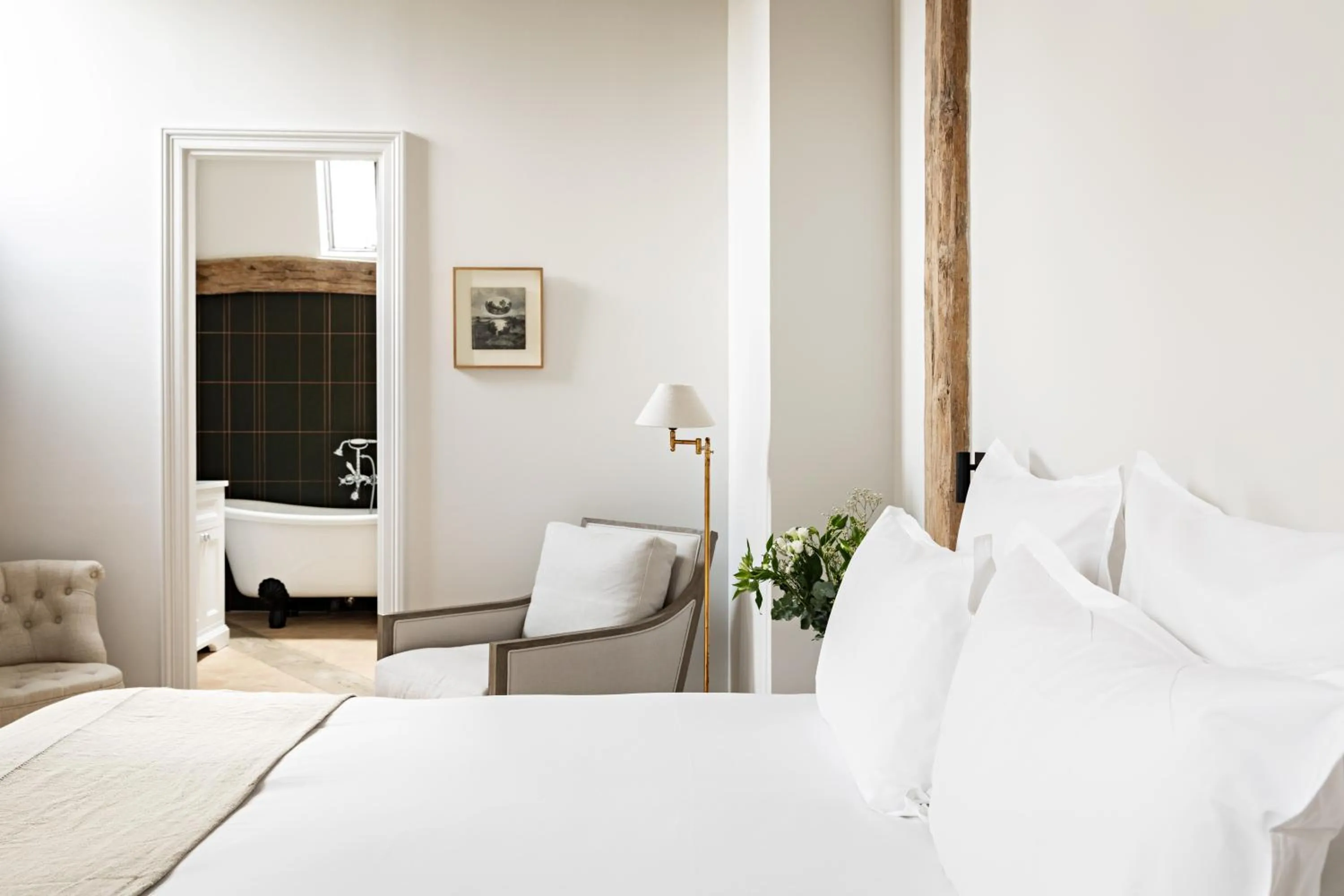 Bed in Domaine de Primard - Fontenille Collection