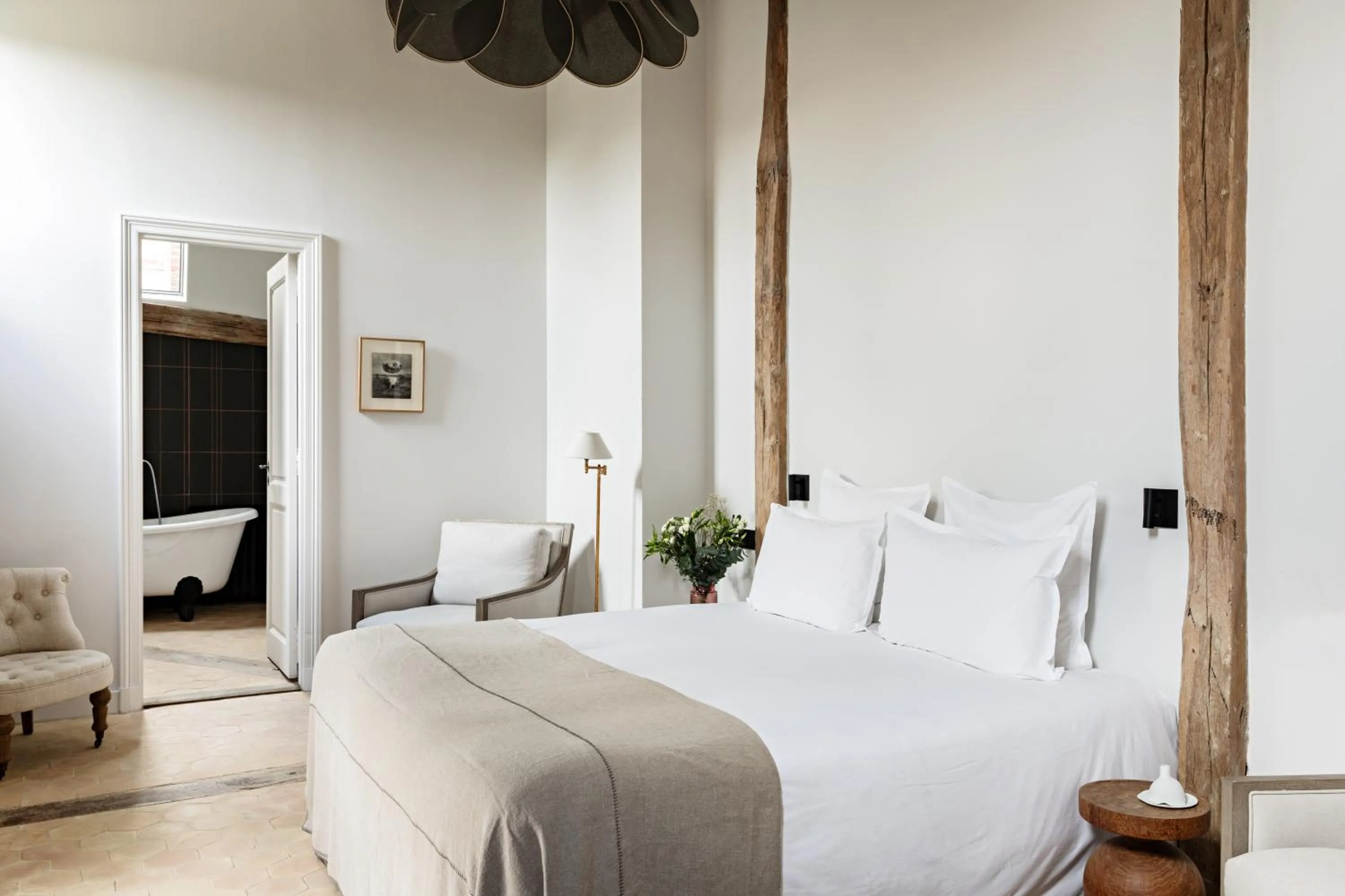 Bed in Domaine de Primard - Fontenille Collection