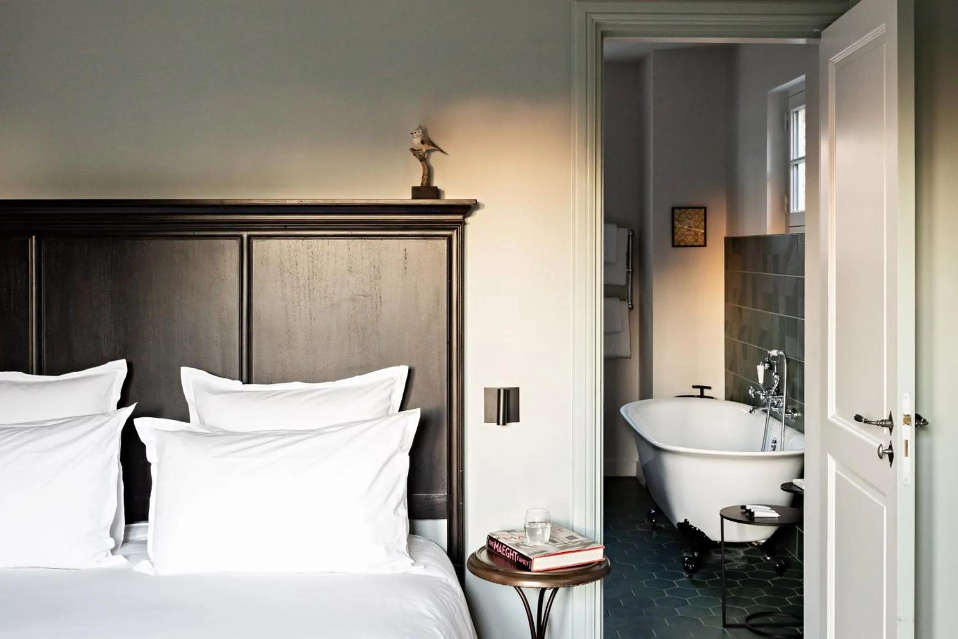 Bed in Domaine de Primard - Fontenille Collection