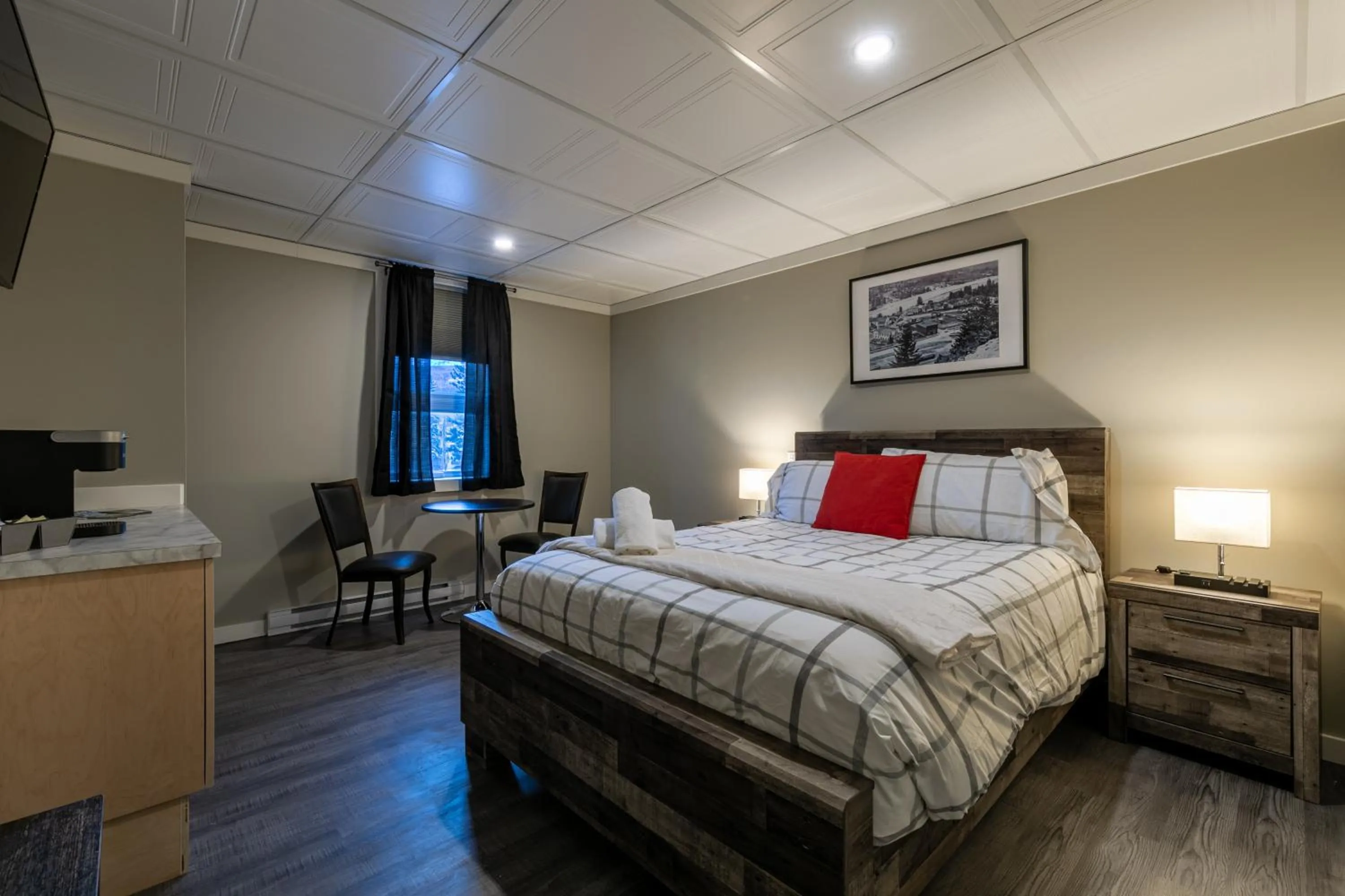 Bed in The Cache Hotel and Lodgings