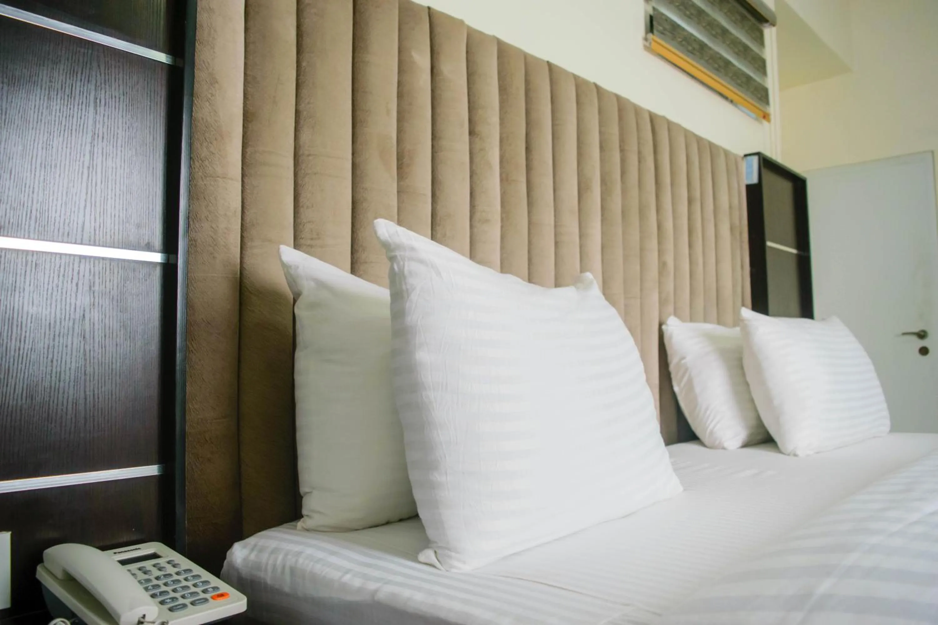 Bed in Ocean Park Hotel,Lekki phase 1