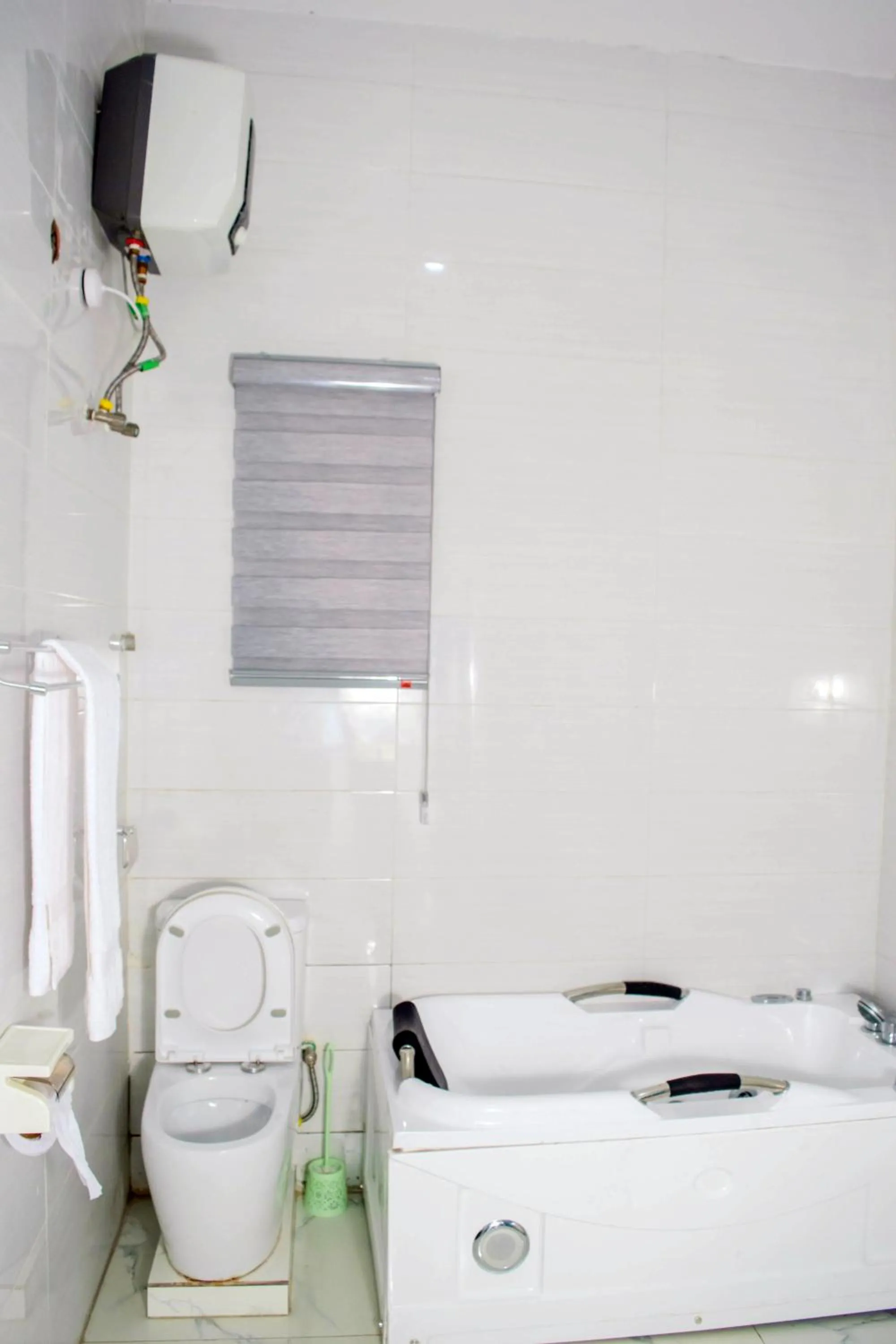 Bath in Ocean Park Hotel,Lekki phase 1