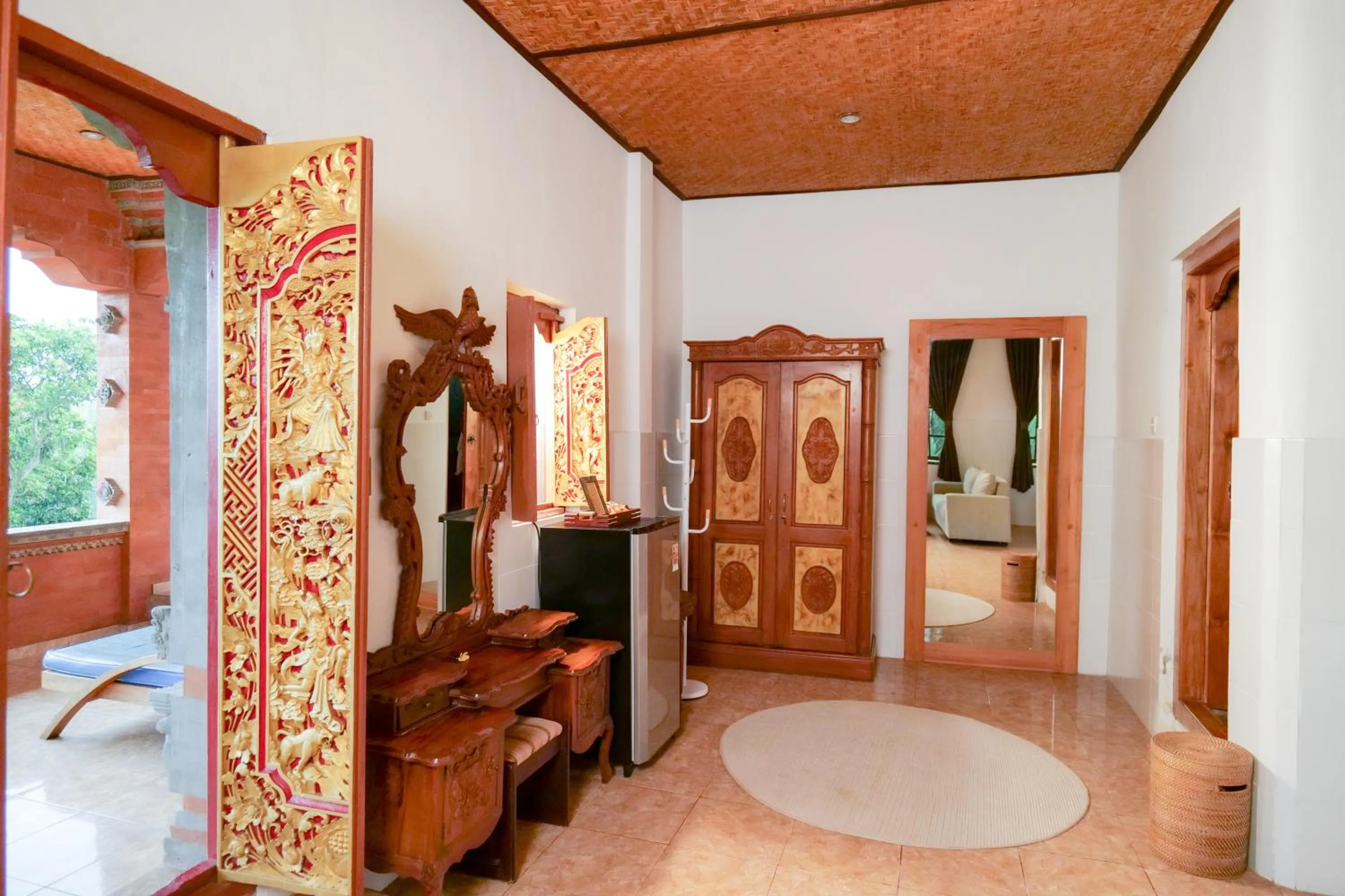 hair dresser in Gayatri