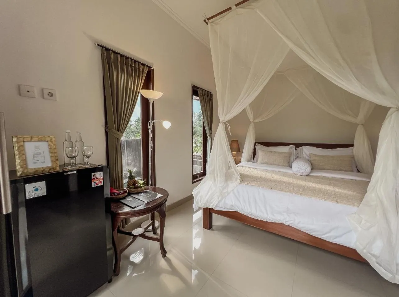 minibar, Bed in Gayatri