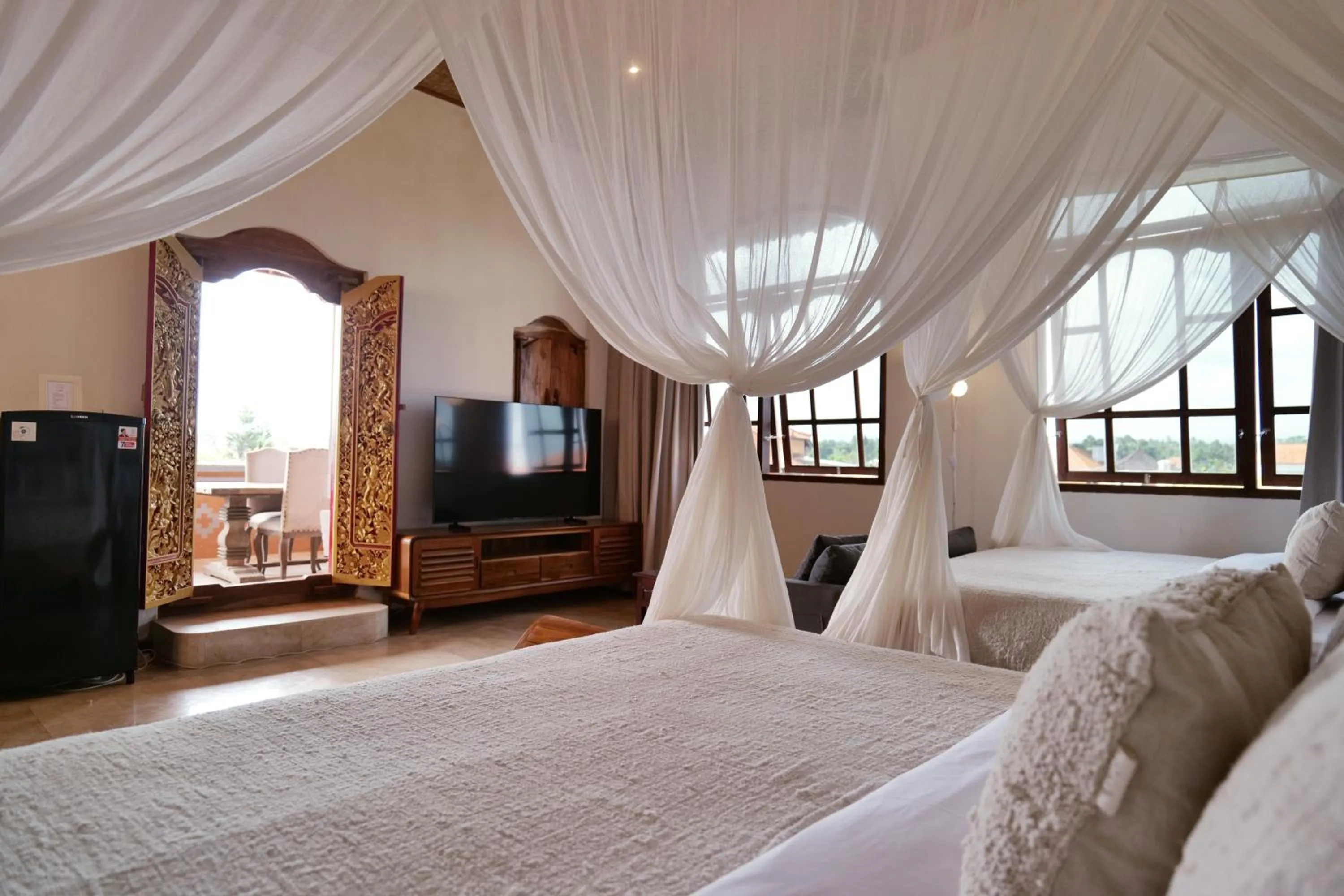 TV and multimedia, Bed in Gayatri