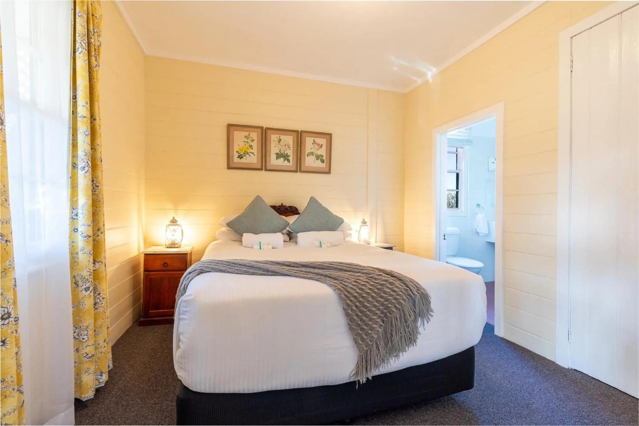 Bedroom, Bed in Coolangatta Estate Shoalhaven Heads
