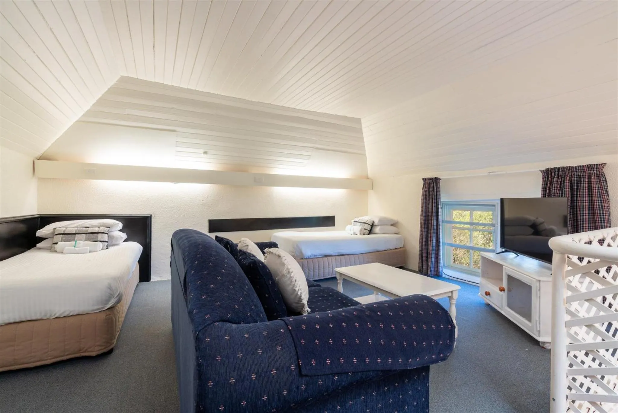 Bed in Coolangatta Estate Shoalhaven Heads